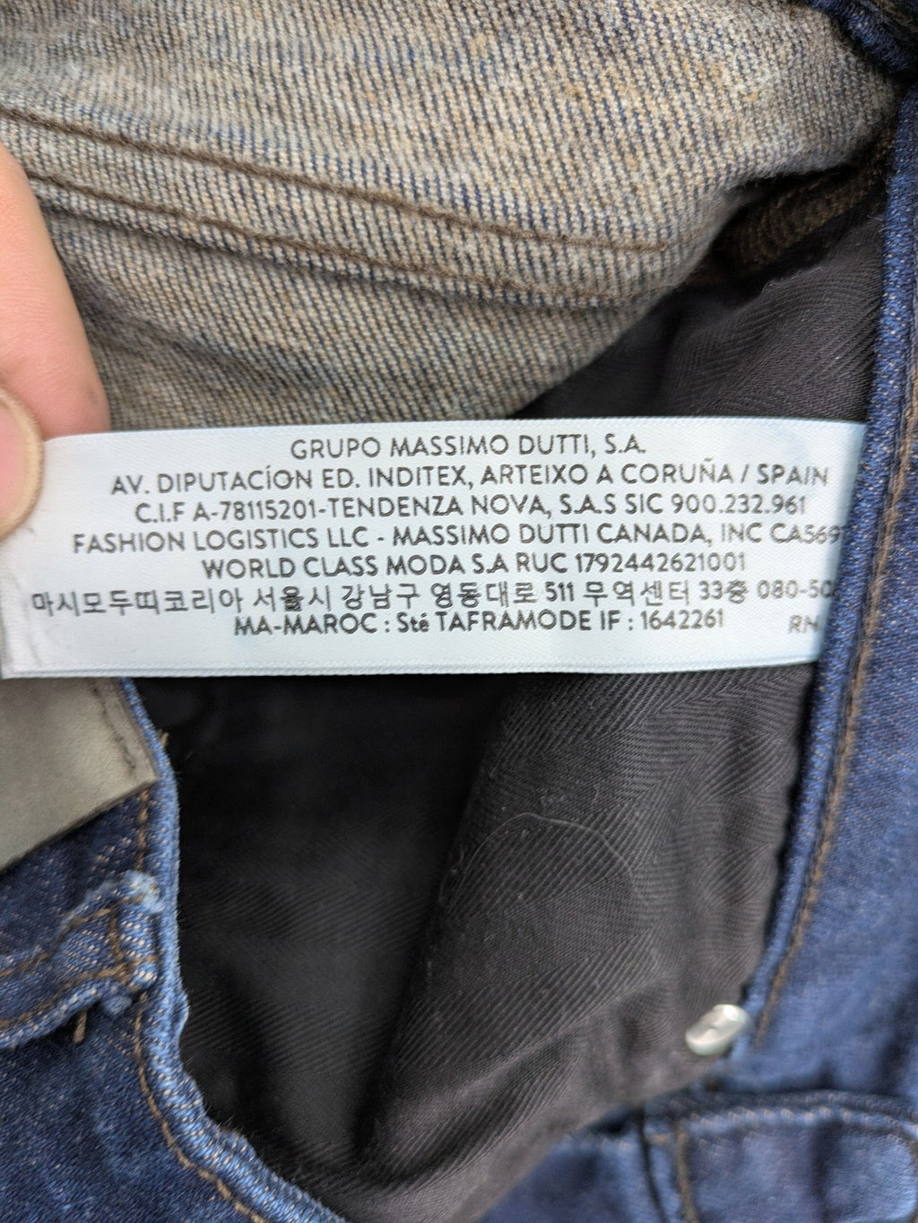 Massimo Dutti pink tapered fit jeans, stretch denim, classic design, versatile style.