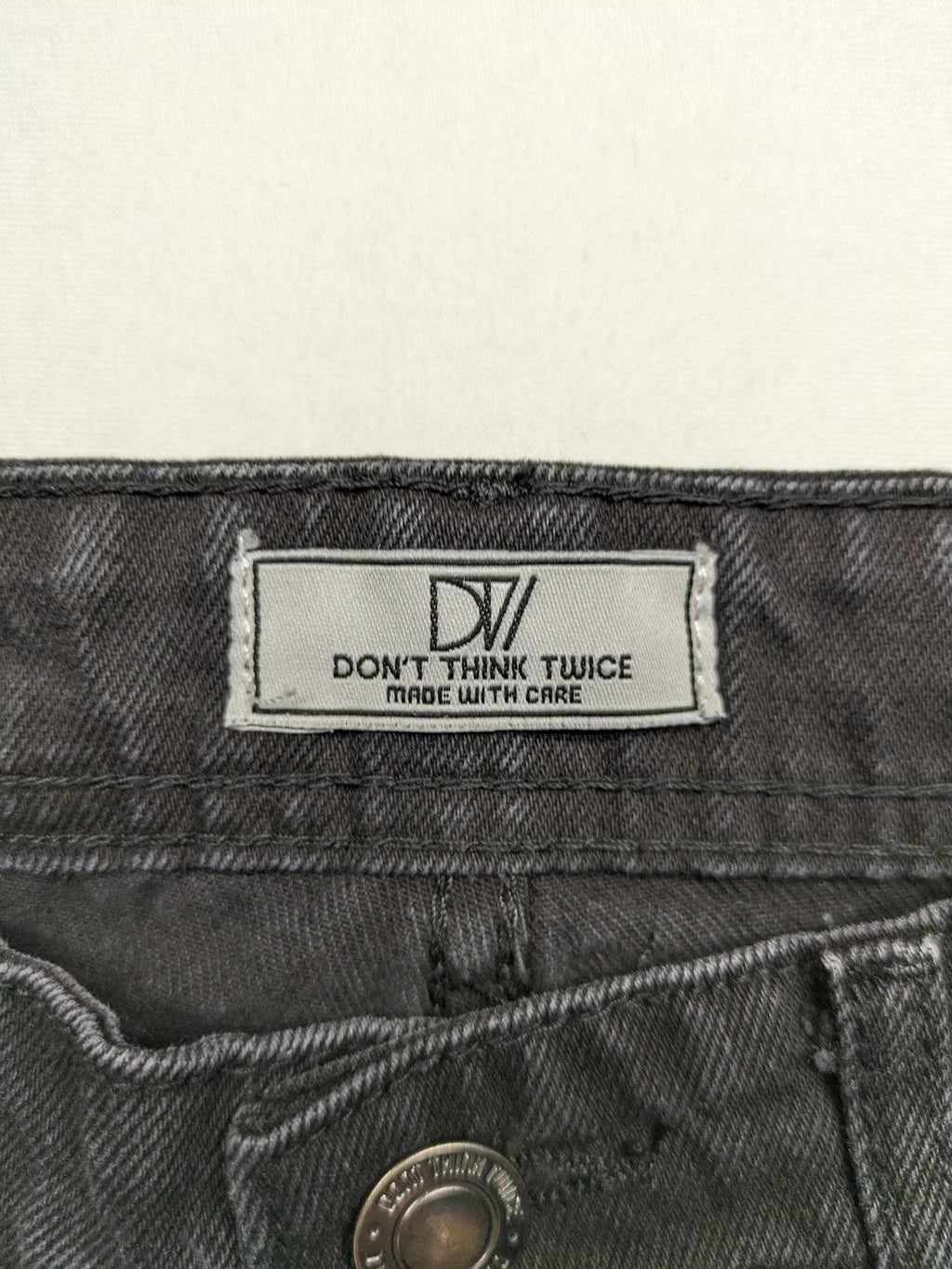 Don't Think Twice straight jeans black grey faded wash five-pocket design cotton denim