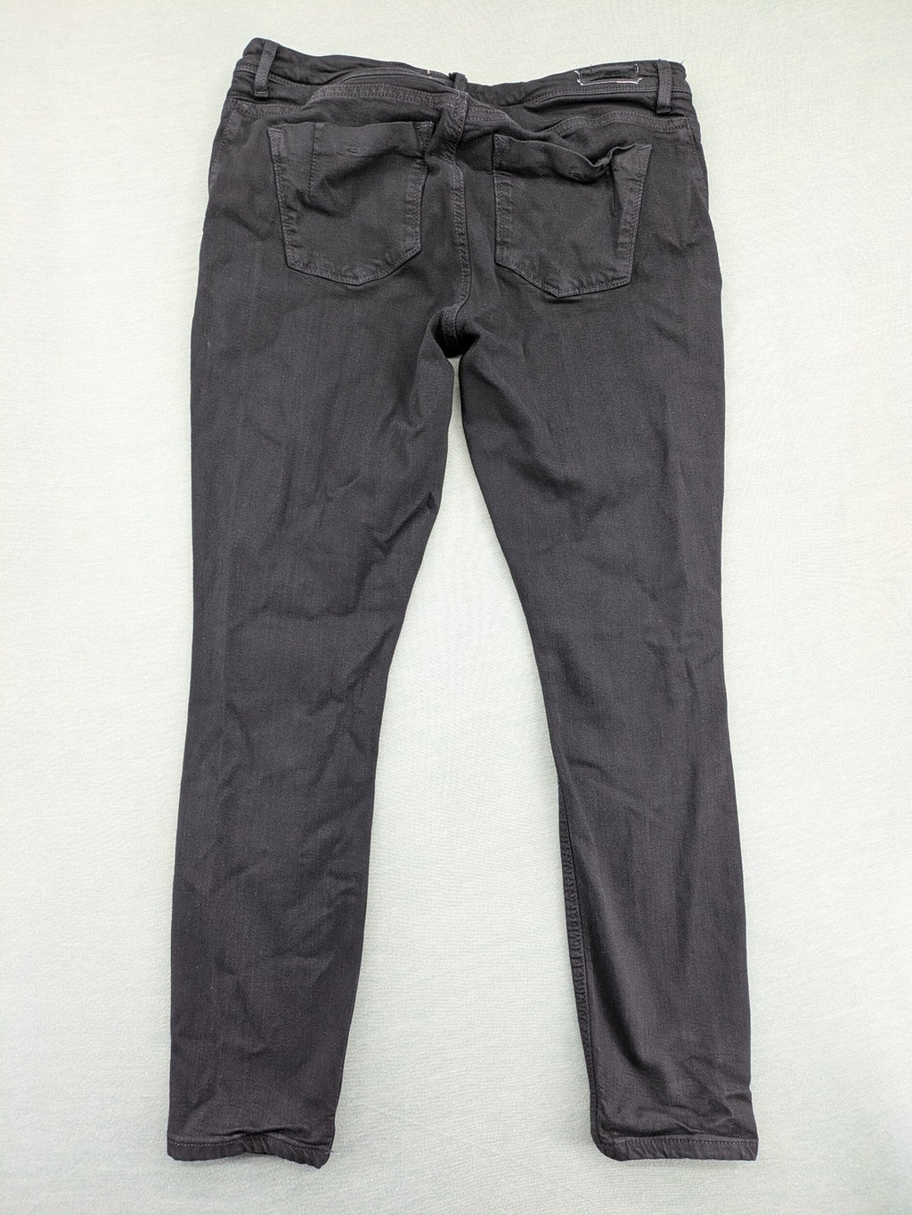 ONLY skinny fit jeans blue washed denim classic 5-pocket design with zipper and button closure.