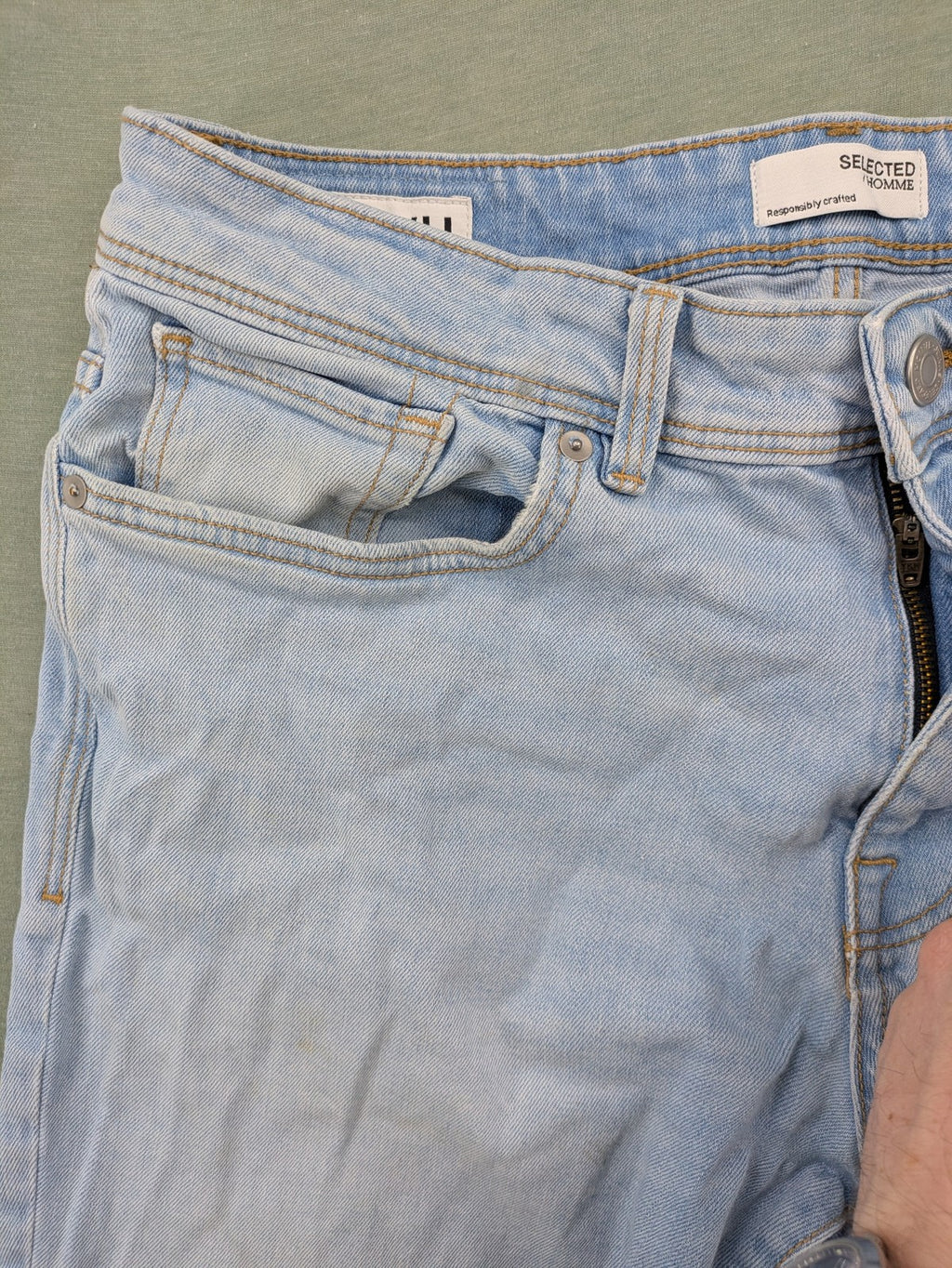 Selected Homme blue straight jeans classic five-pocket design made from 100% organic cotton