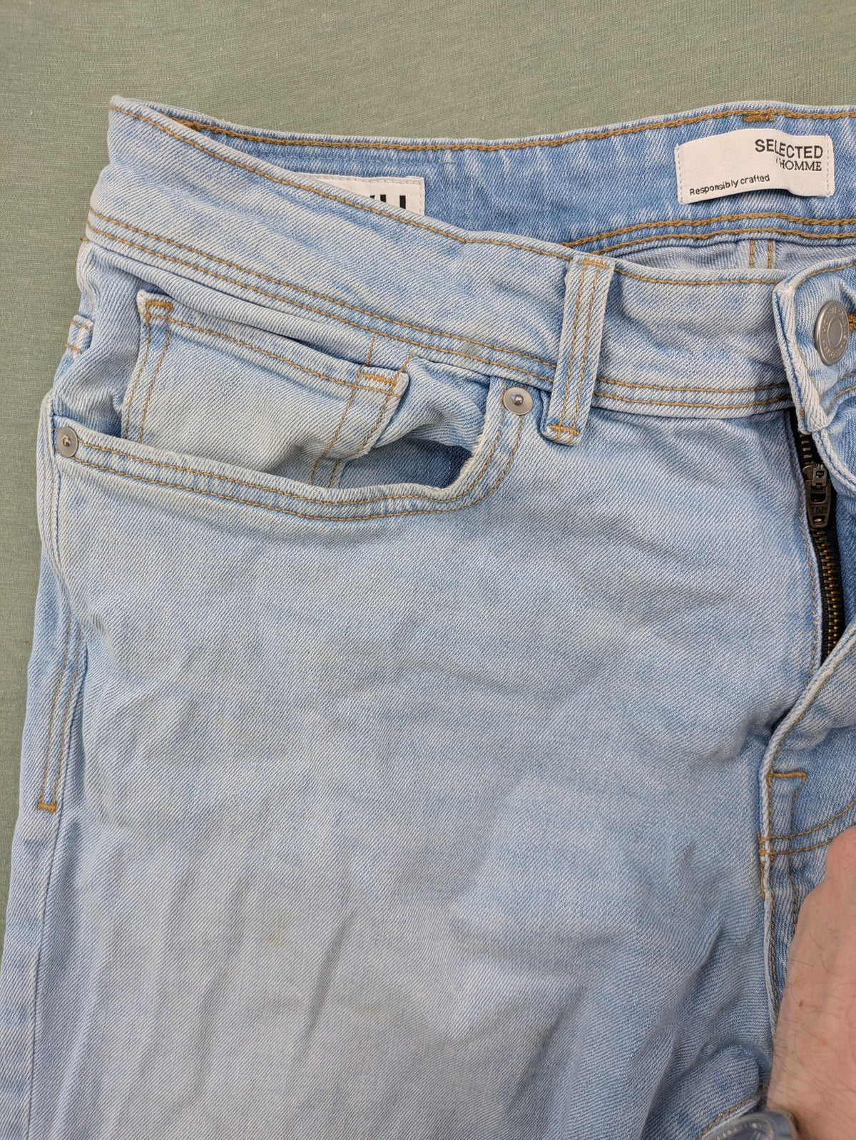 Selected Homme blue straight jeans classic five-pocket design made from 100% organic cotton