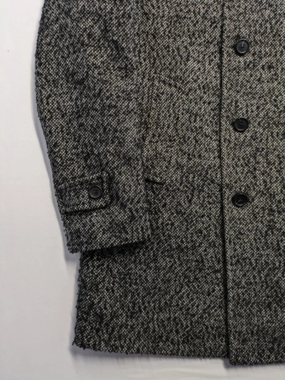 Uomo grey and pink wool coat with red lining and button closure, size 54.