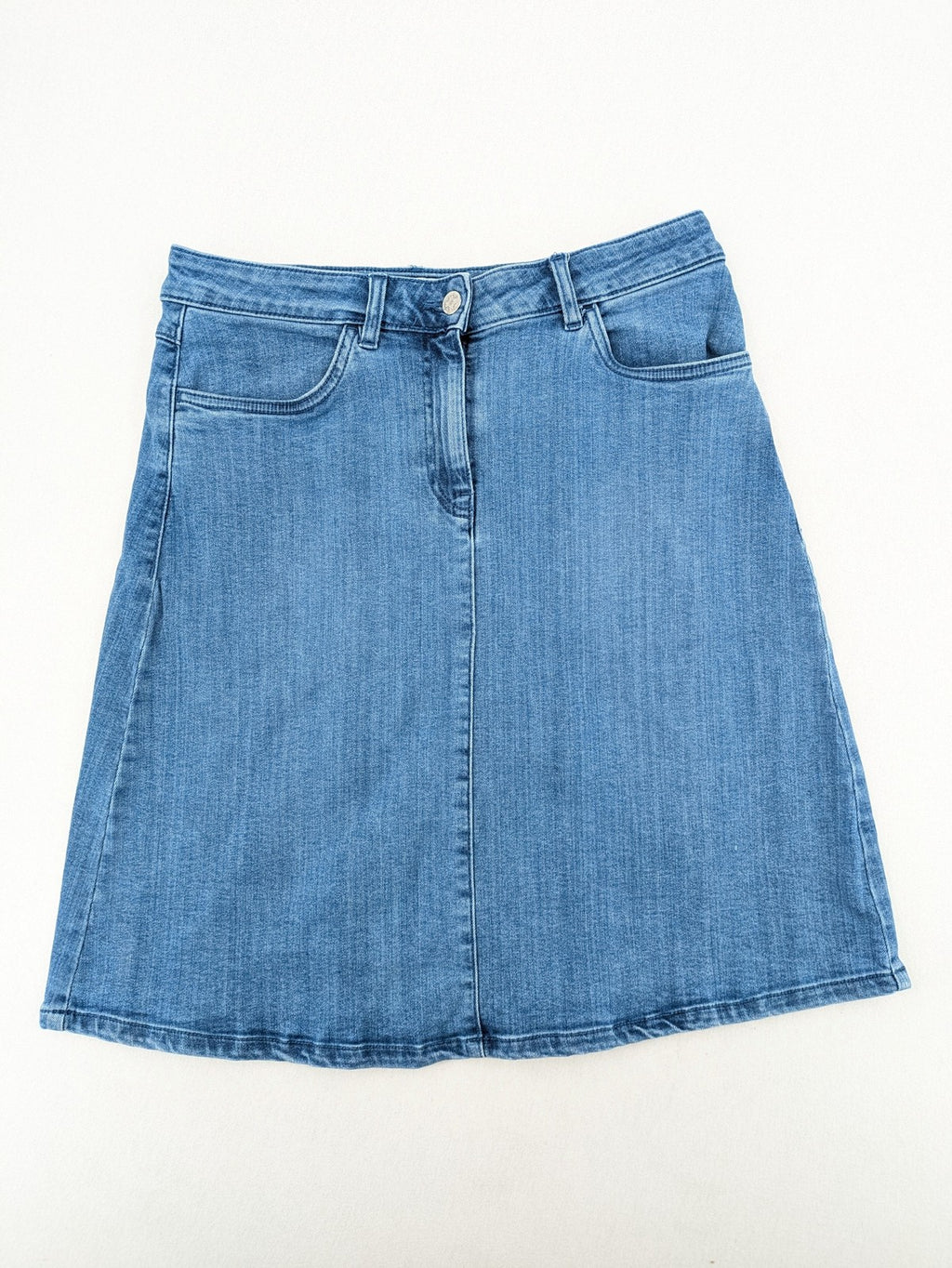Tchibo blue knee-length skirt A-line silhouette with classic denim wash and cotton blend material.