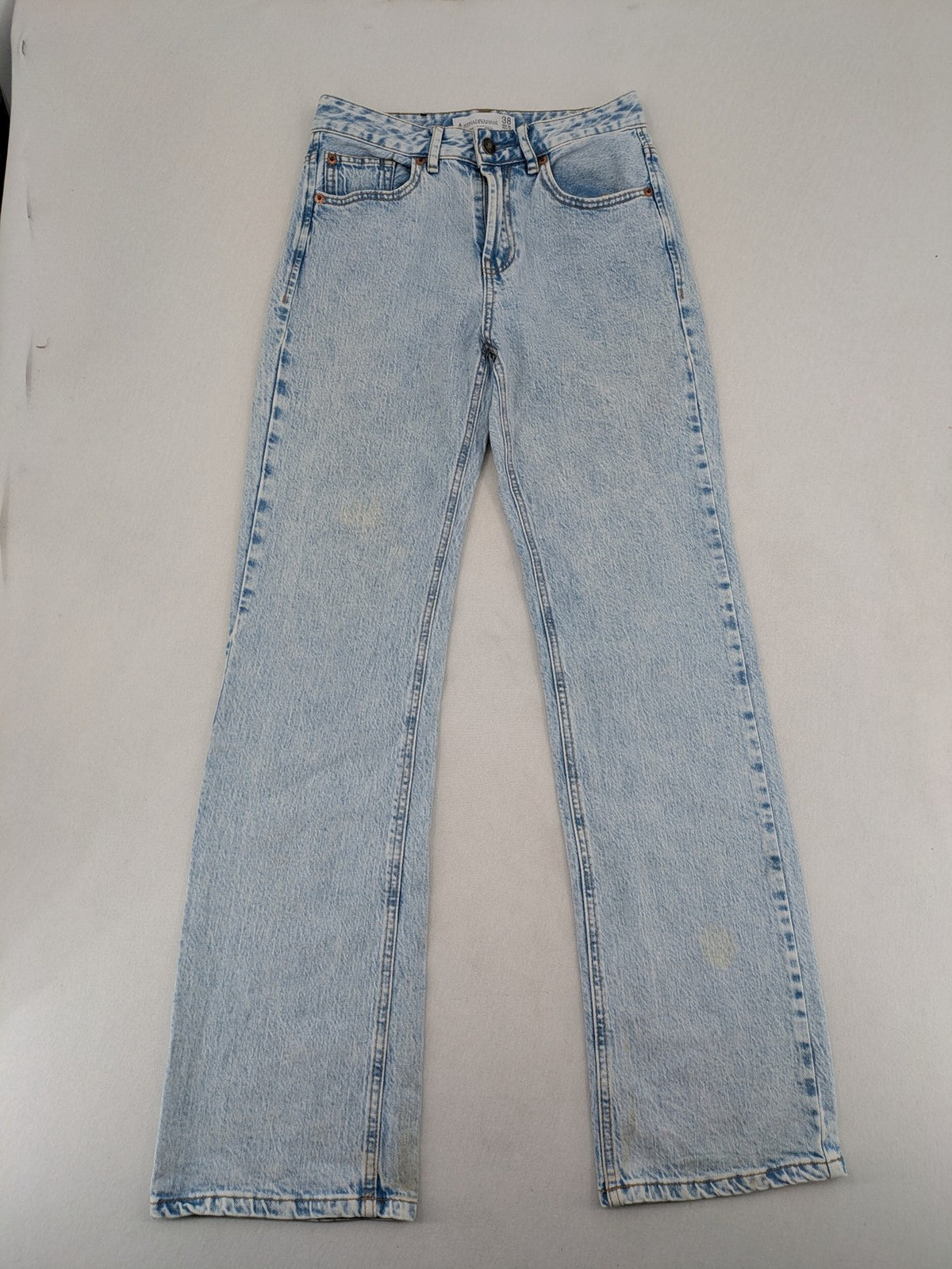 Stradivarius blue high waist flare jeans with acid wash and classic five-pocket design.