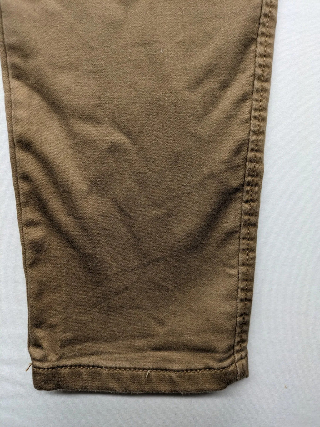 Laura Torelli khaki jeggings slim fit with elastic waistband and functional back pockets.