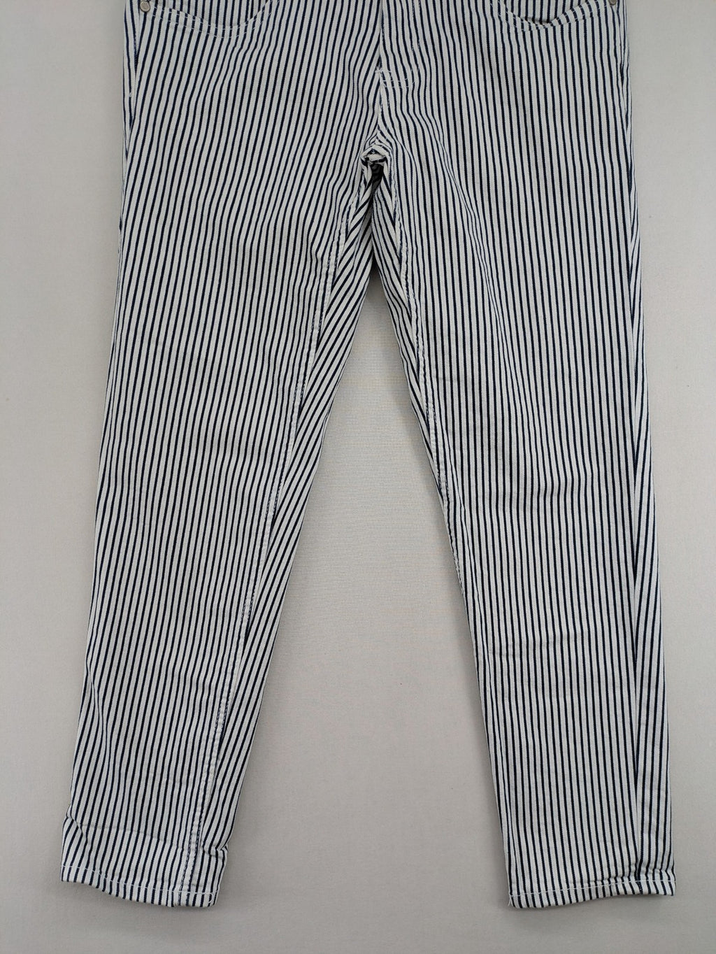 UP2FASHION blue and white striped straight jeans with five-pocket style and cotton stretch material.