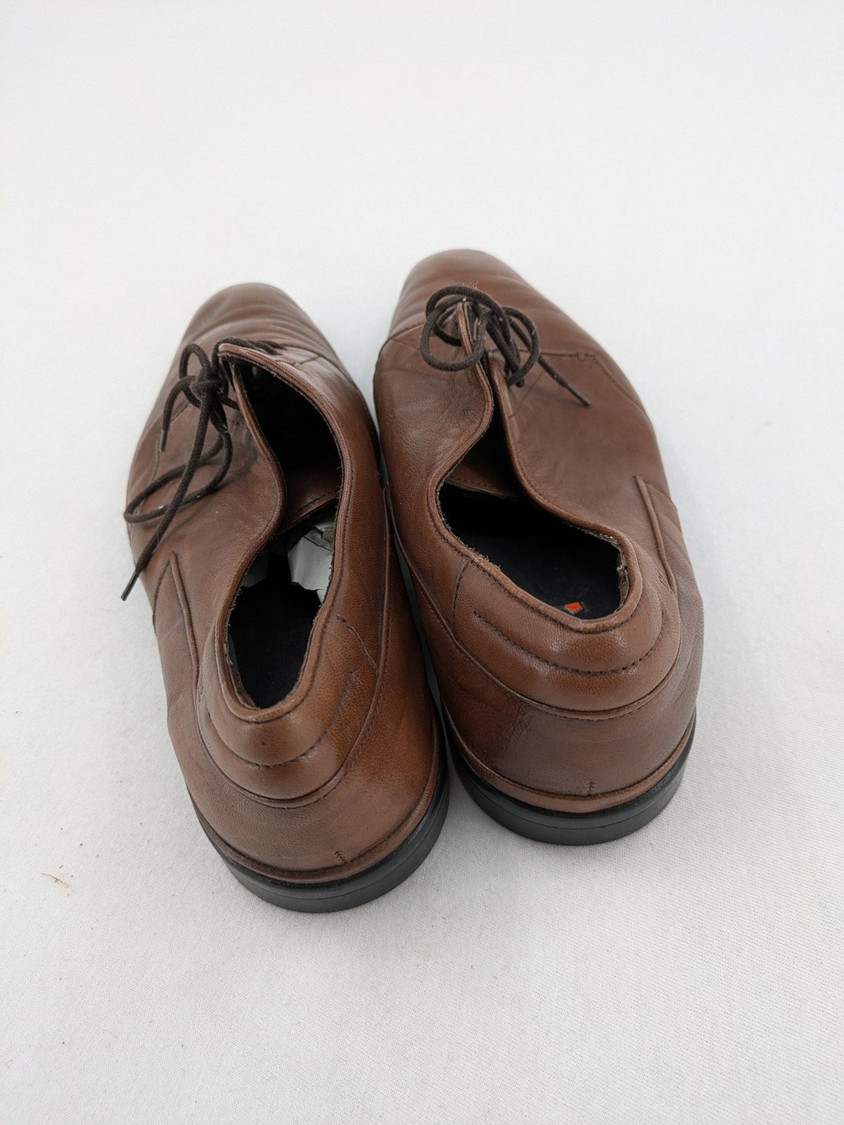 BOSS Hugo Boss brown deck shoes genuine leather classic design made in Italy.