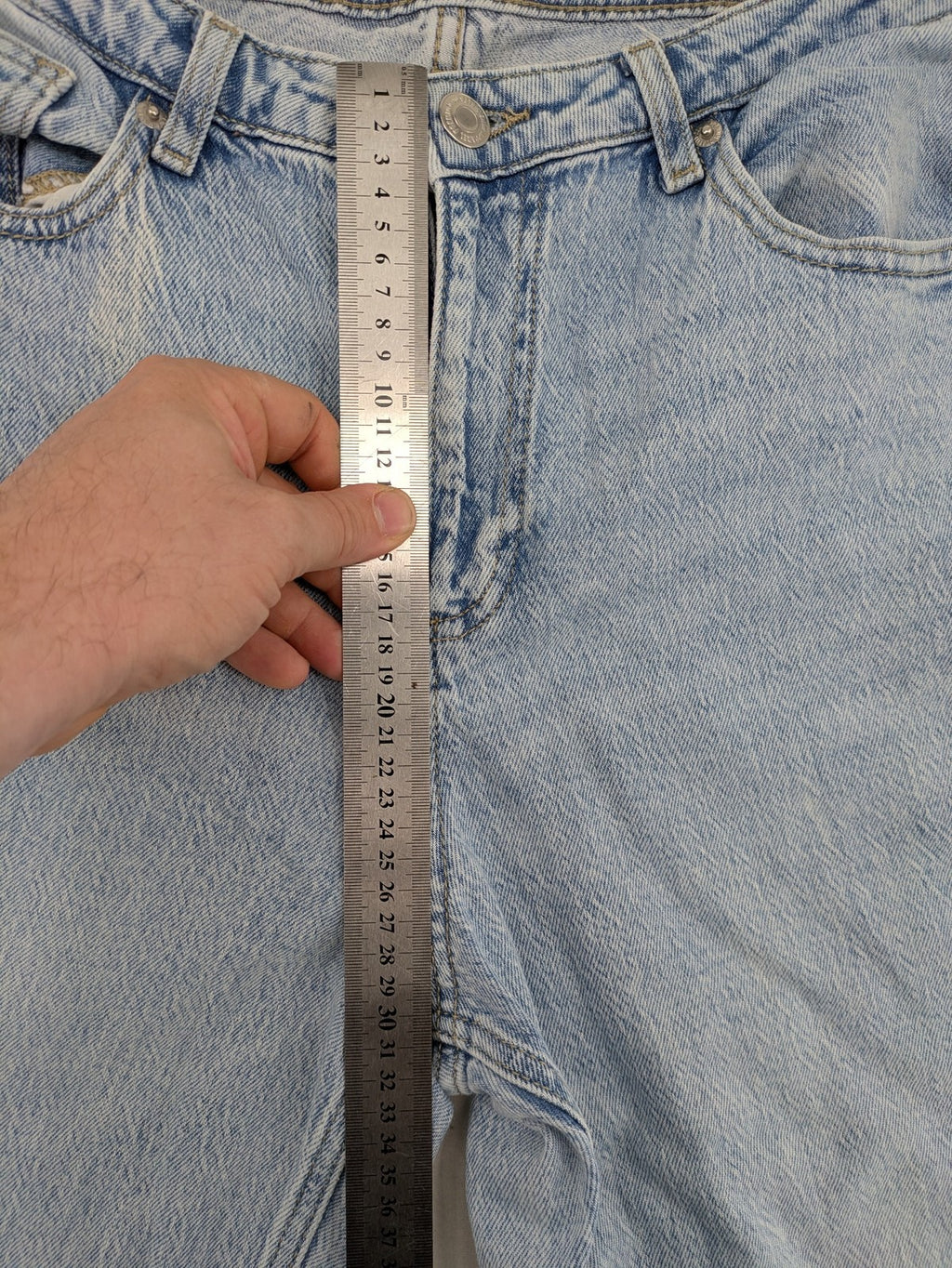 Vero Moda blue wide leg high waist jeans, classic 5-pocket design, washed denim.