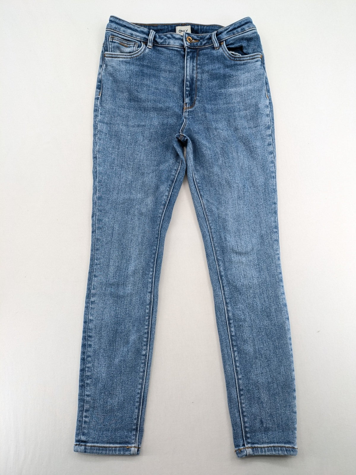 ONLY blue skinny jeans high waist with classic 5-pocket design and zip fly.