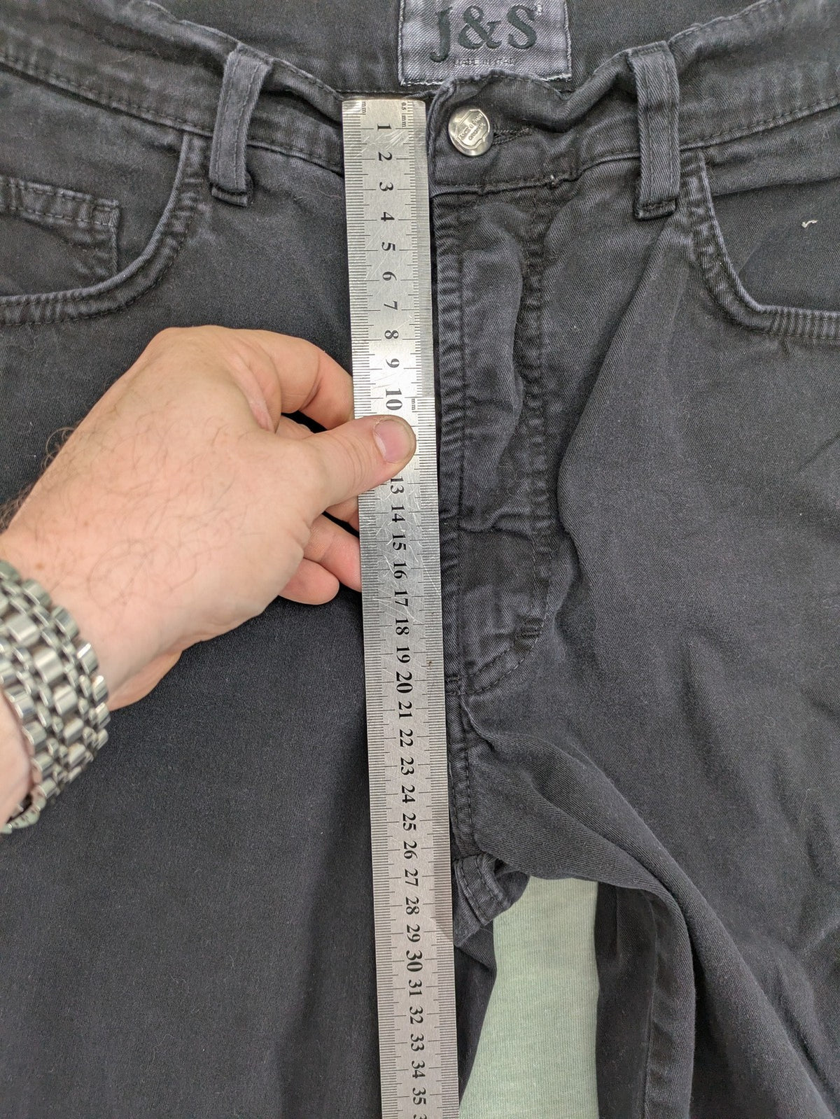 Jack & Sons grey straight jeans with classic 5-pocket design and cotton-elastane blend.