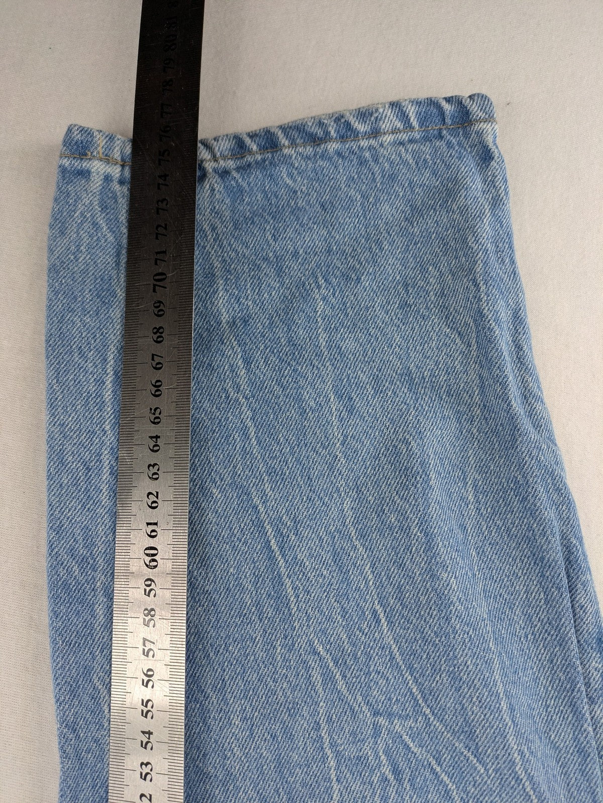 FB Sister blue mom jeans high waist distressed look with classic 5-pocket design.