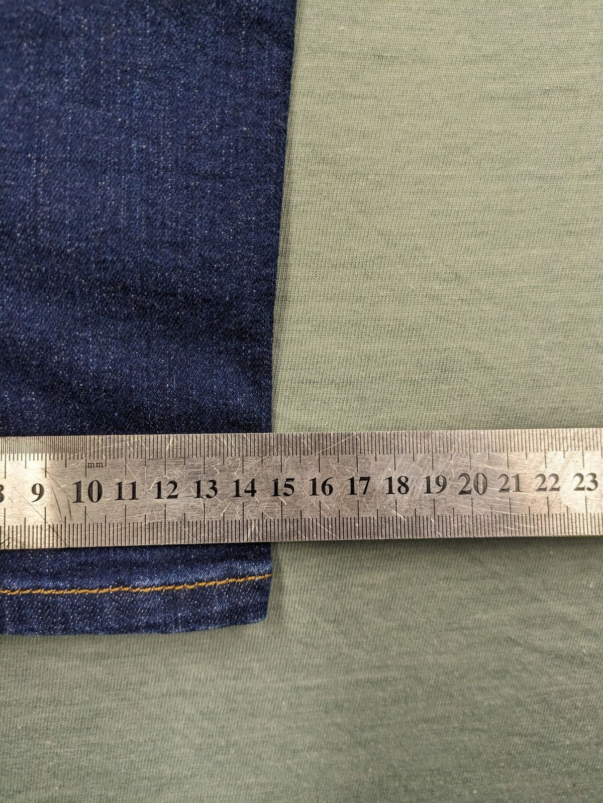 Esprit blue skinny cropped jeans, medium rise, classic 5-pocket design, high-quality denim.