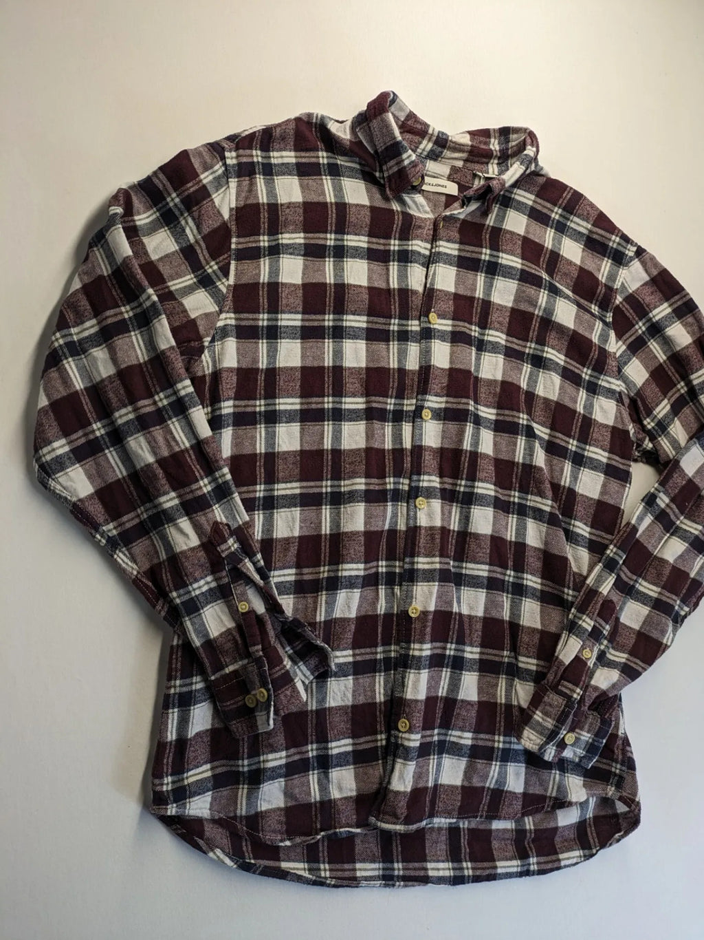 Jack & Jones flannel shirt red check pattern, long sleeves, 100% cotton, classic collar.
