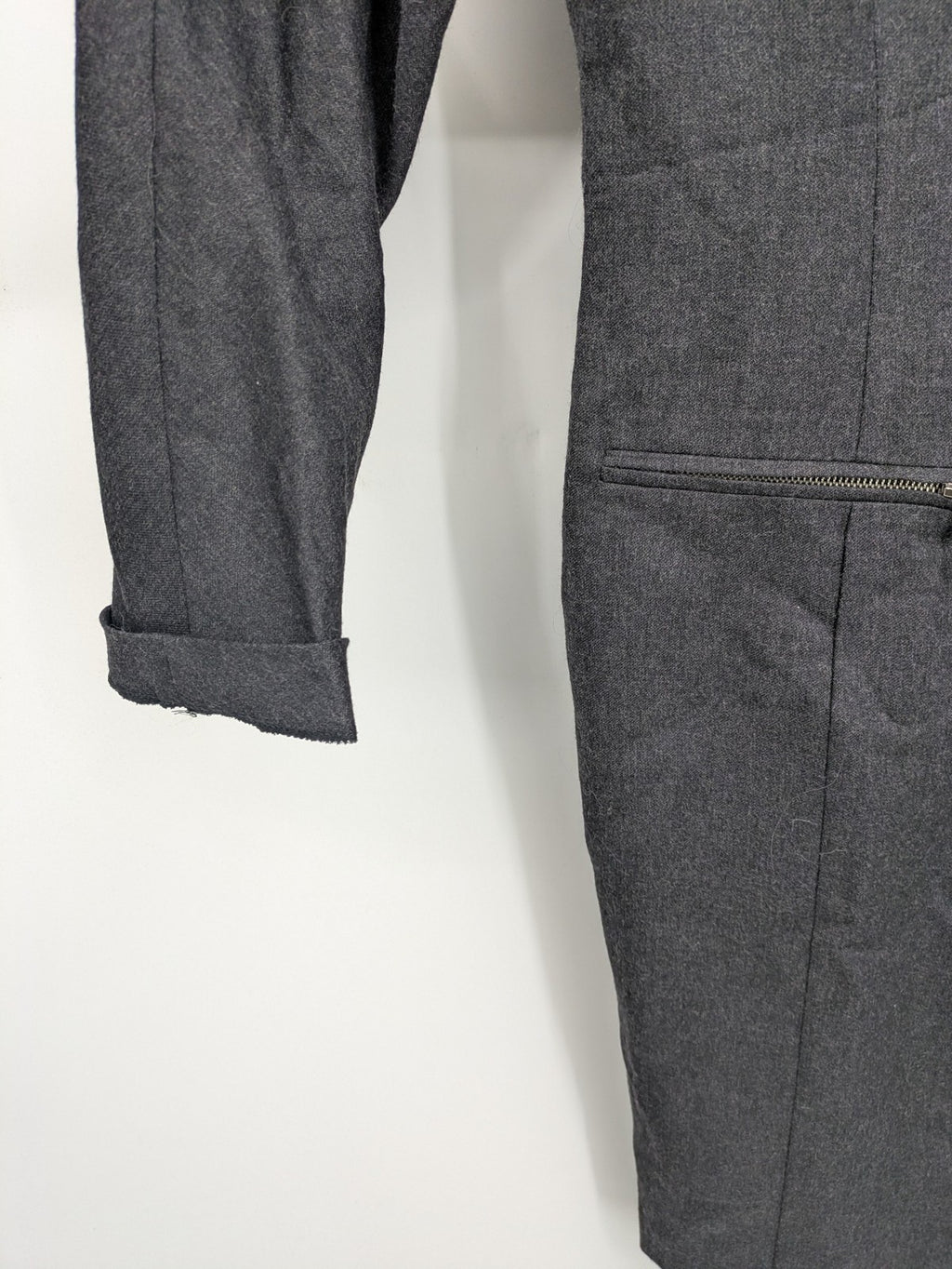 Schurwolle grey vintage coat dress with standing collar and two-way zipper.