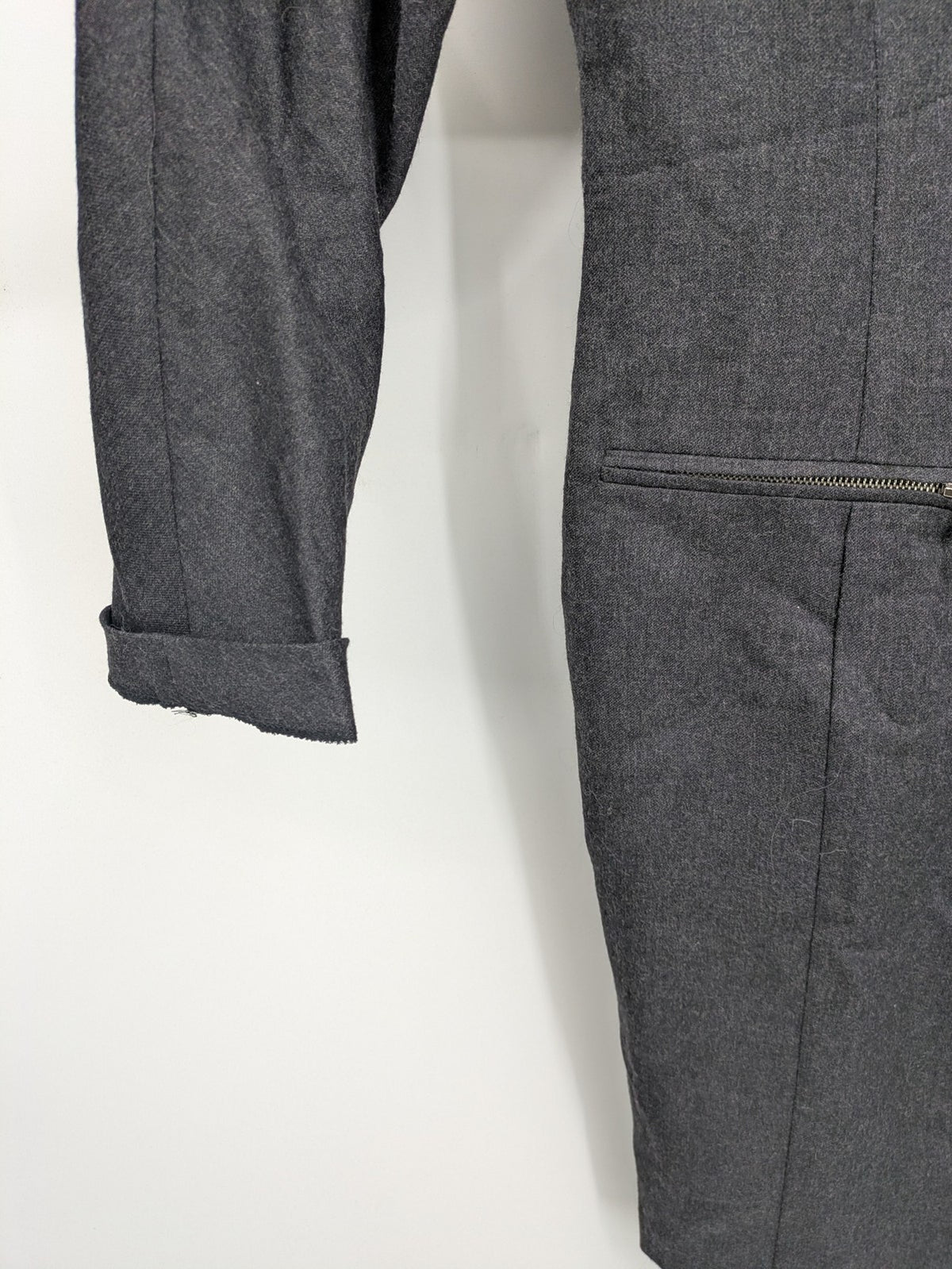 Schurwolle grey vintage coat dress with standing collar and two-way zipper.