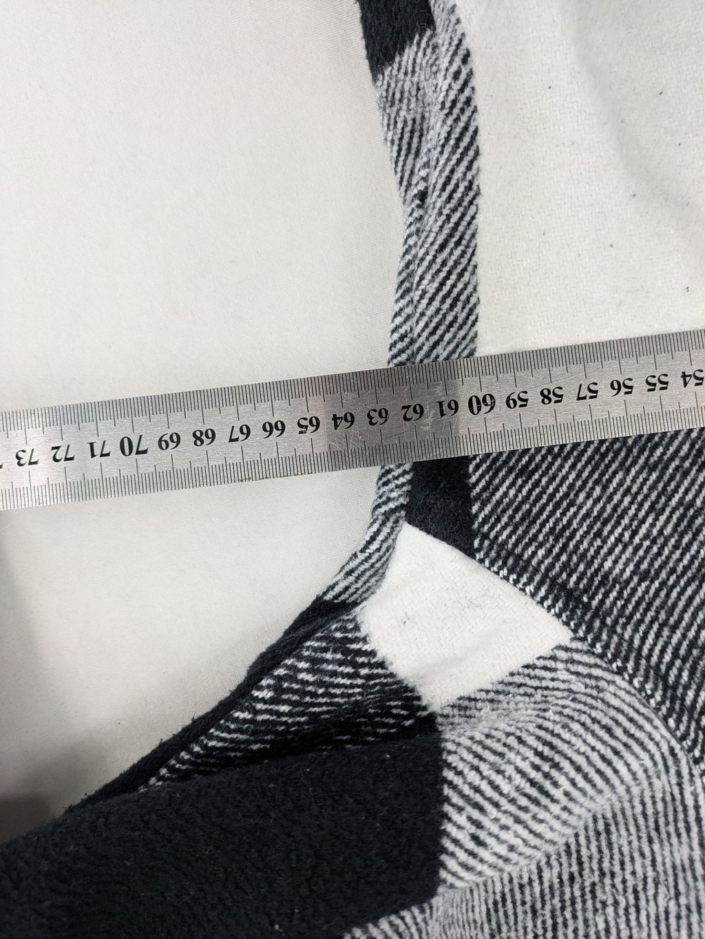 Review flannel jacket black white checkered pattern cotton material with chest pockets