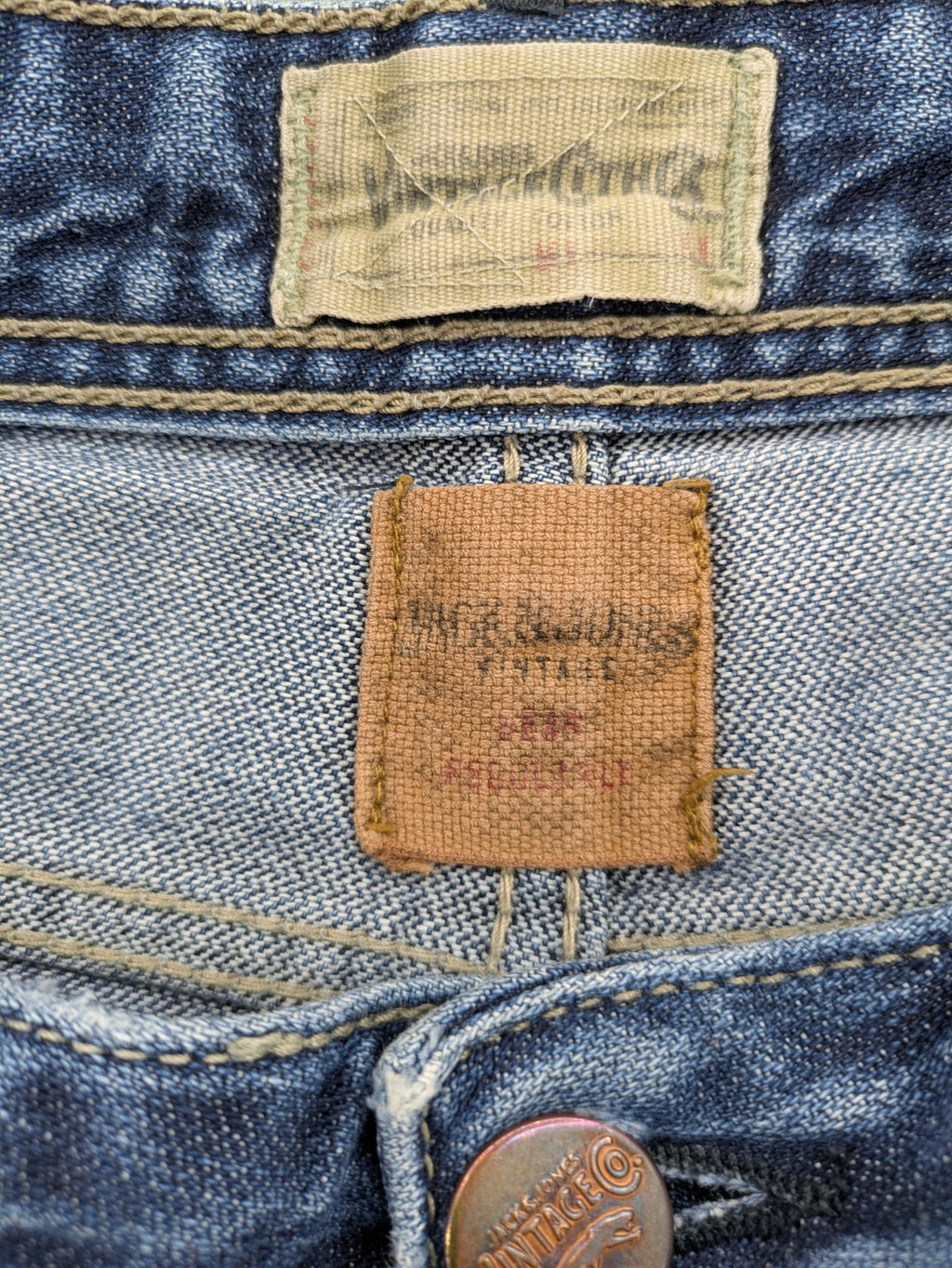 Jack & Jones Vintage blue denim shorts regular fit button fly with used-look details