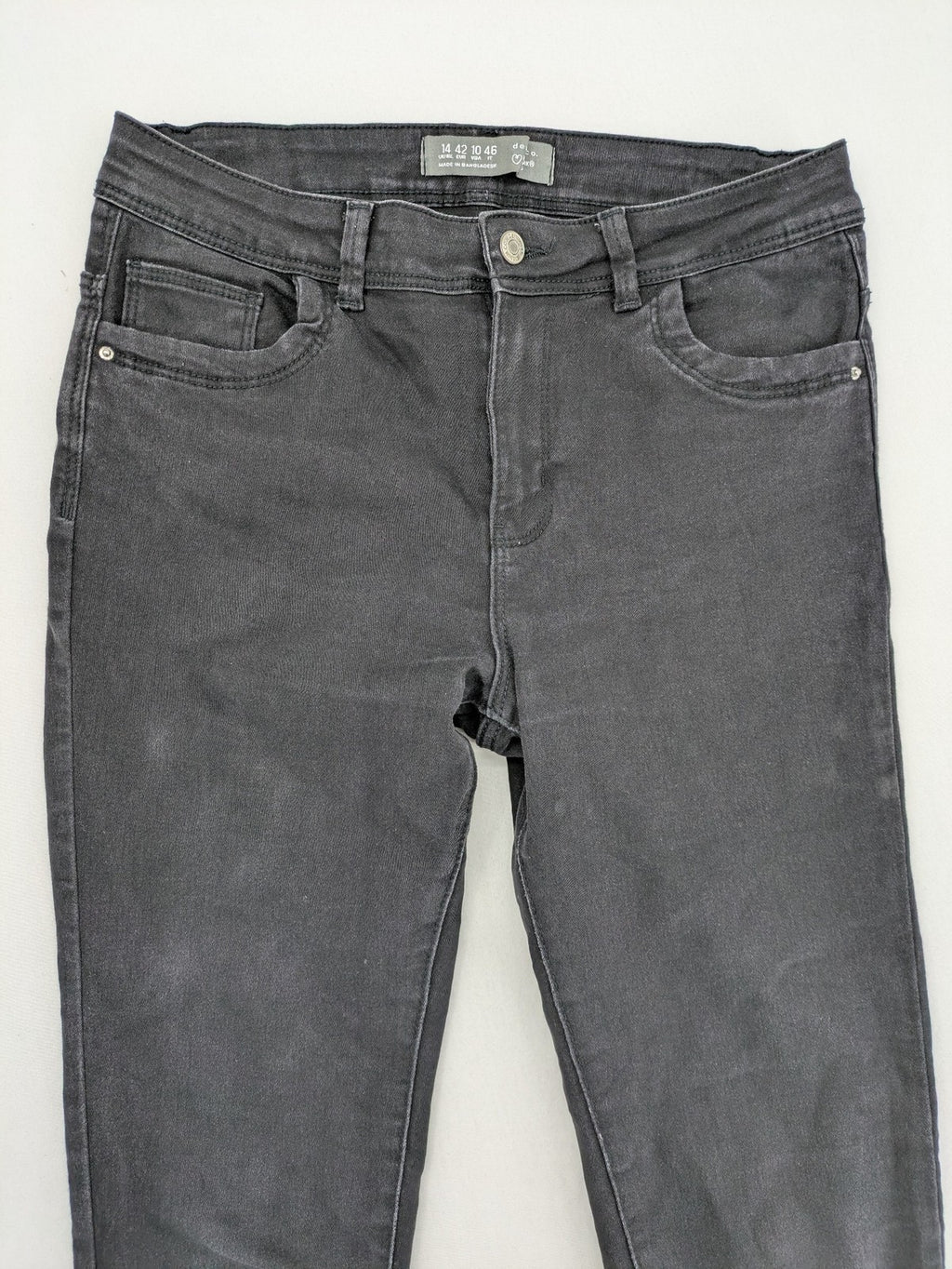 Primark grey skinny jeans 5-pocket style with logo and stretch cotton blend material.