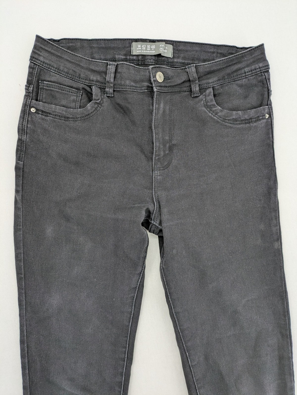 Primark grey skinny jeans 5-pocket style with logo and stretch cotton blend material.