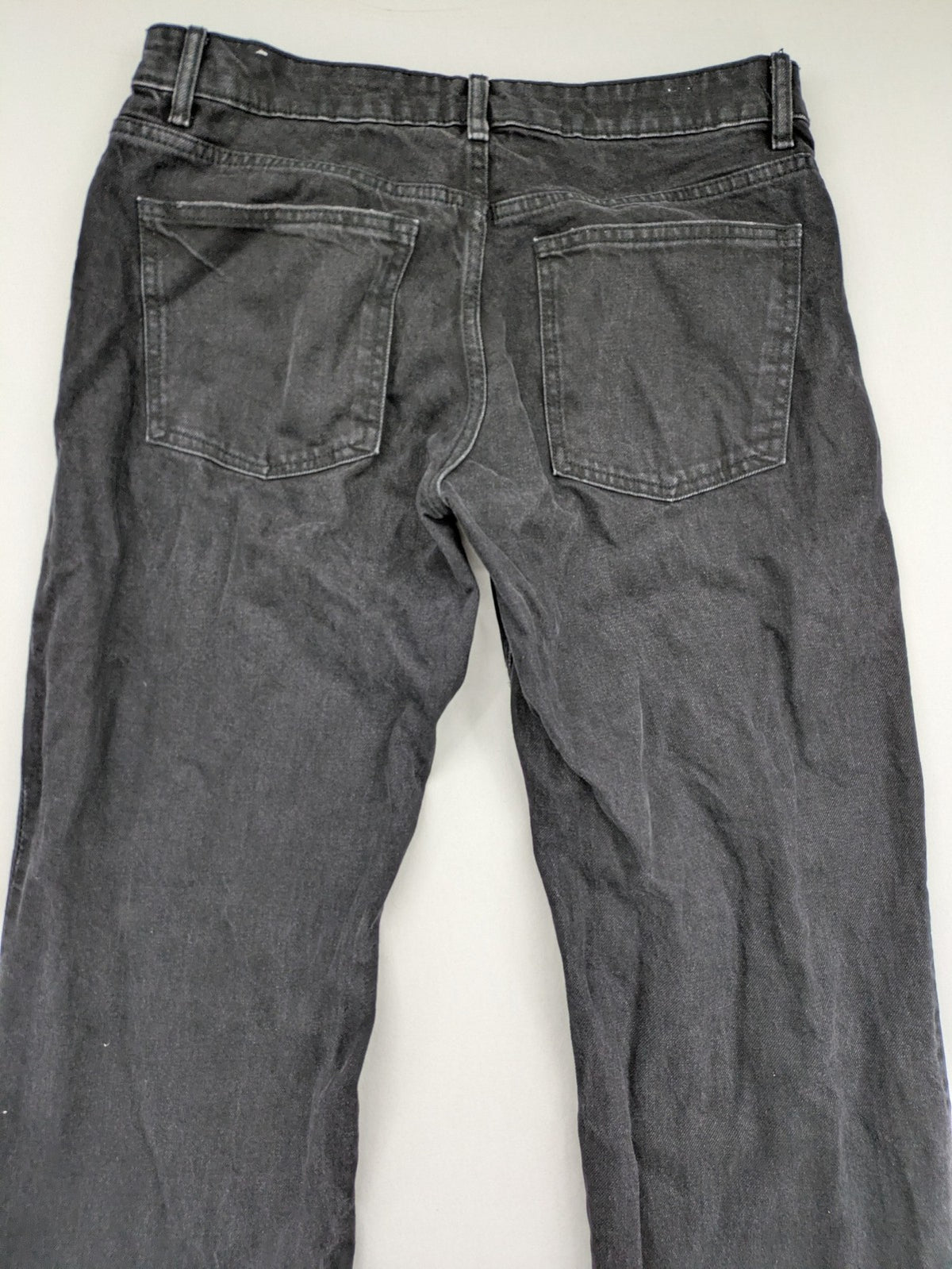 Zara grey straight jeans 5-pocket style with classic button closure and cotton blend material.