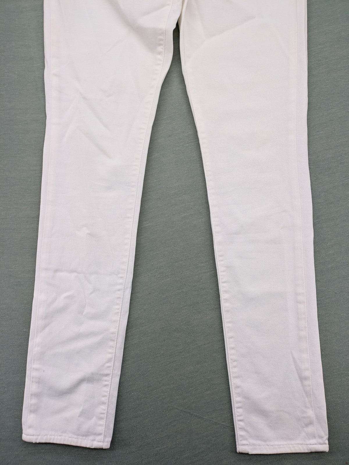 Lacoste white straight jeans high rise slim fit with logo and stretch denim material.