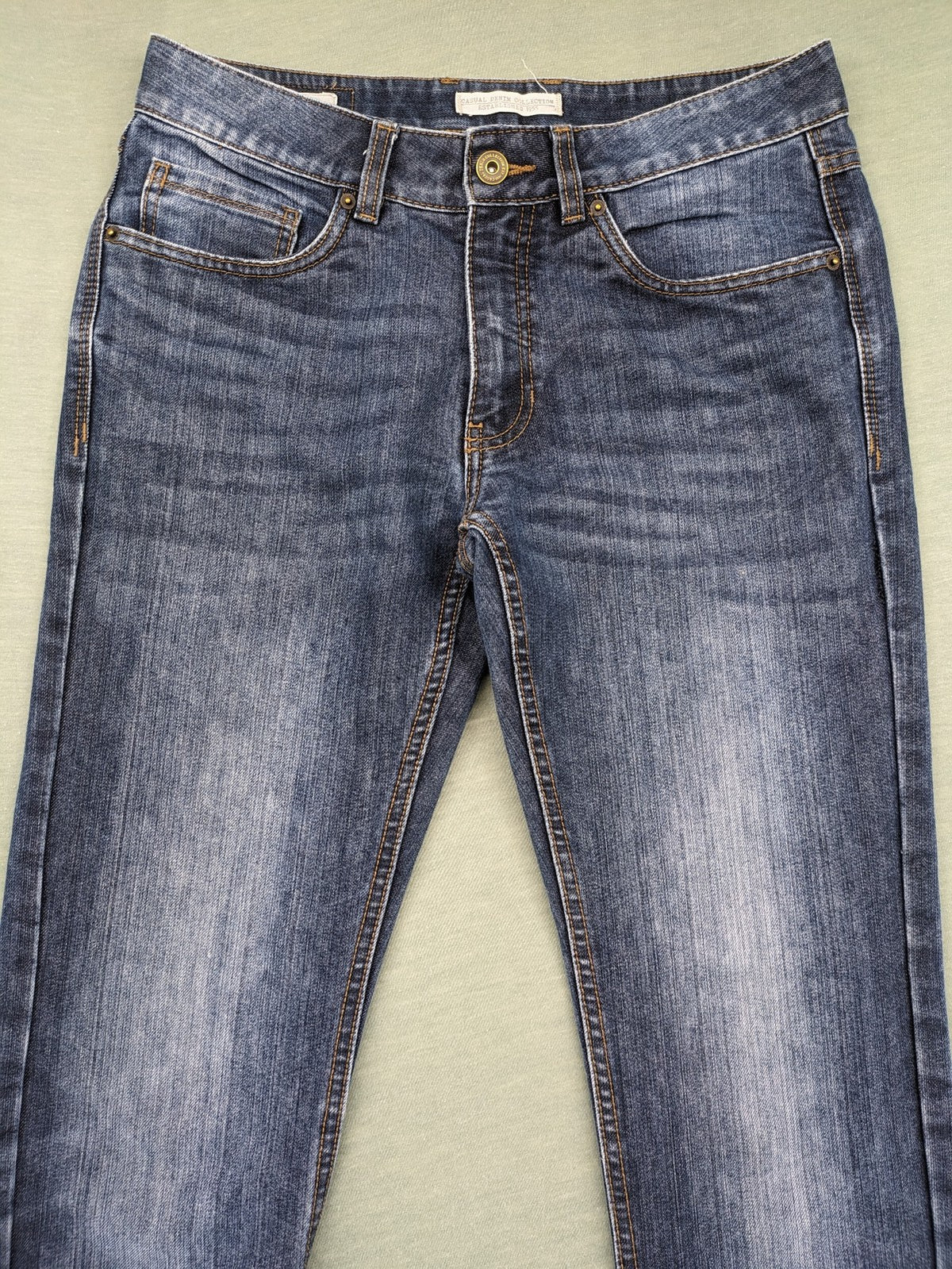 Charles Vögele blue straight jeans with classic 5-pocket style and regular waist.