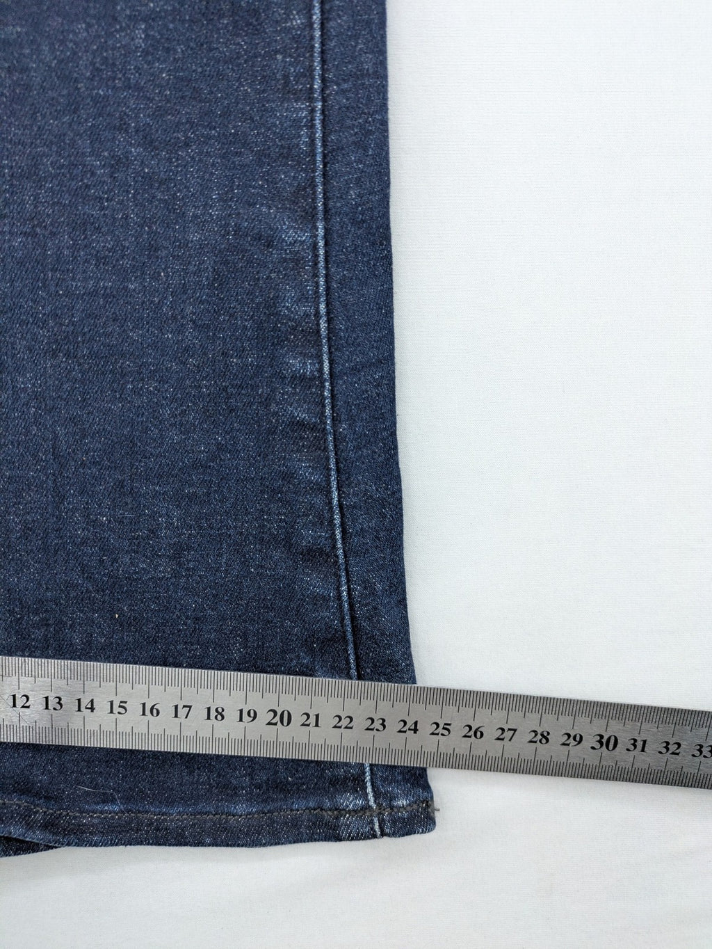 G-Star Raw blue flare jeans with classic 5-pocket design and stretch denim material.