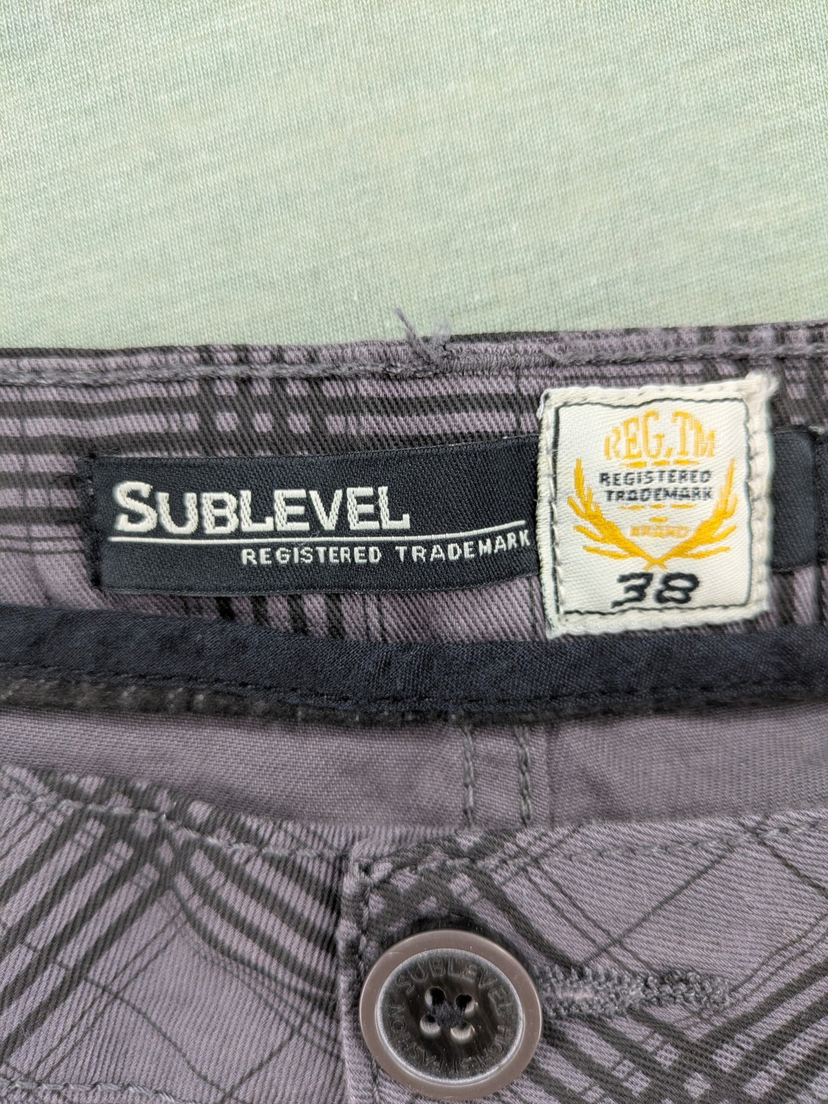 Sublevel grey plaid shorts size 38, cotton material, classic cut with button-fly.