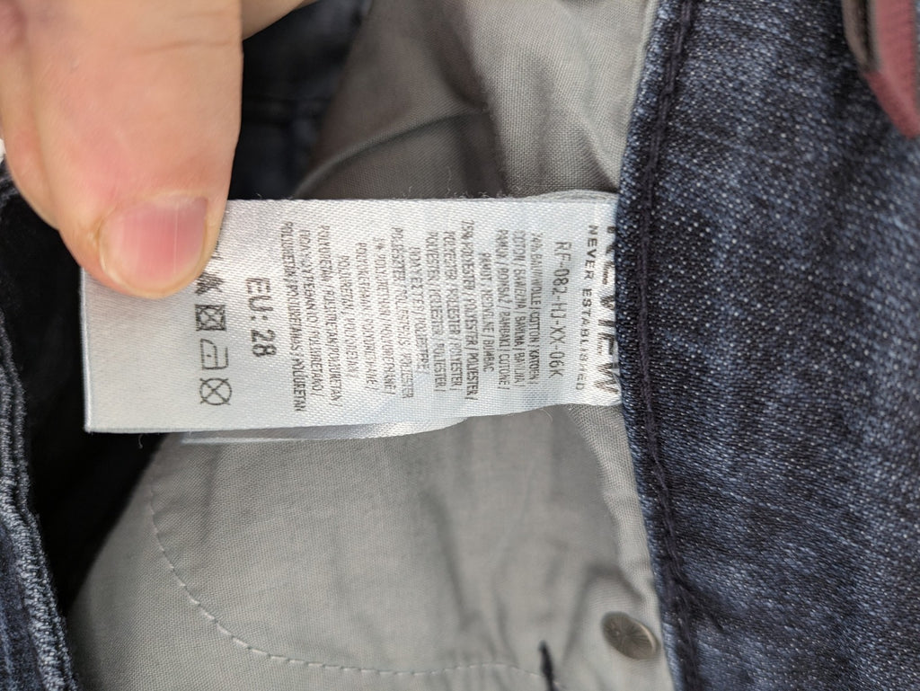 Review straight leg jeans dark blue low rise stretch denim with classic design.