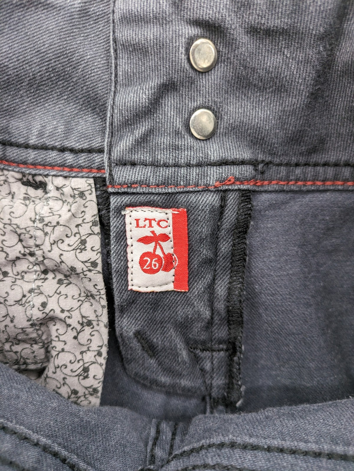Le Temps des Cerises grey skinny jeans high waist with faded wash and logo detail.