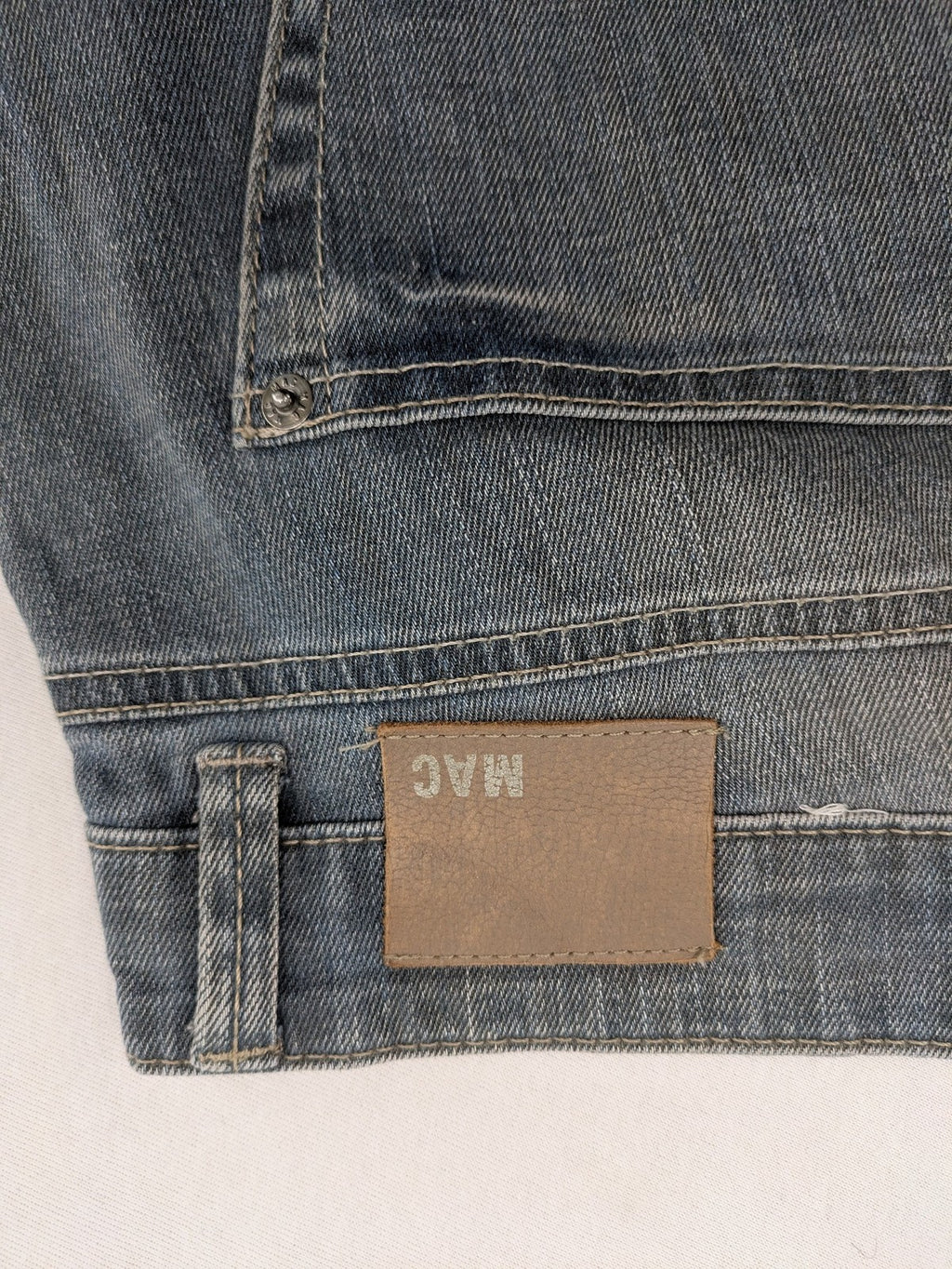 MAC straight jeans blue stretch denim 5-pocket design with zipper closure