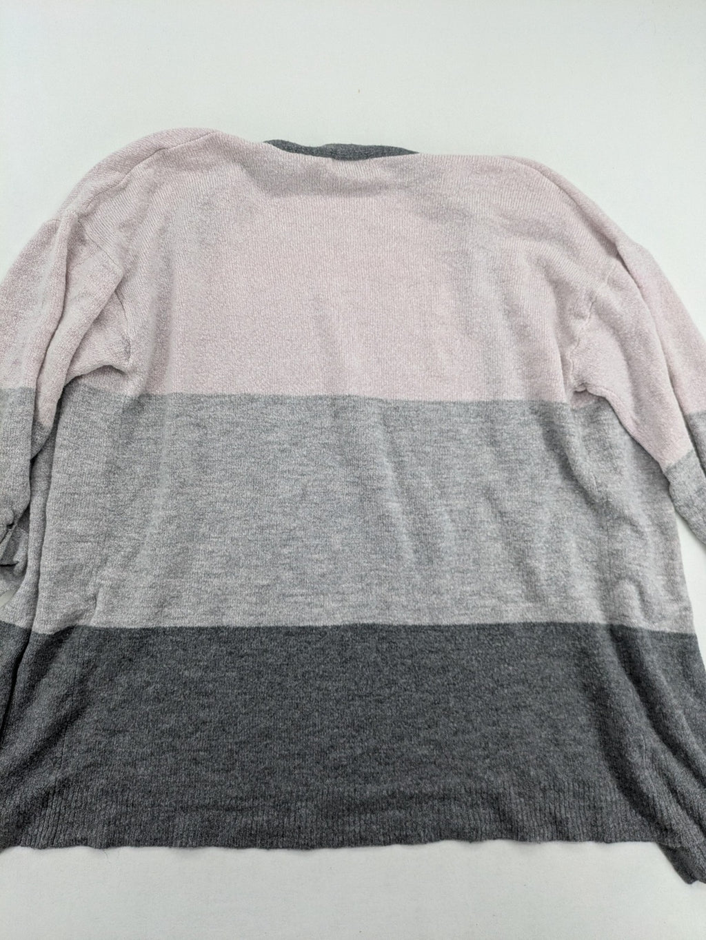 Jacqueline De Yong pink turtle neck jumper colorblock design with soft knit texture.