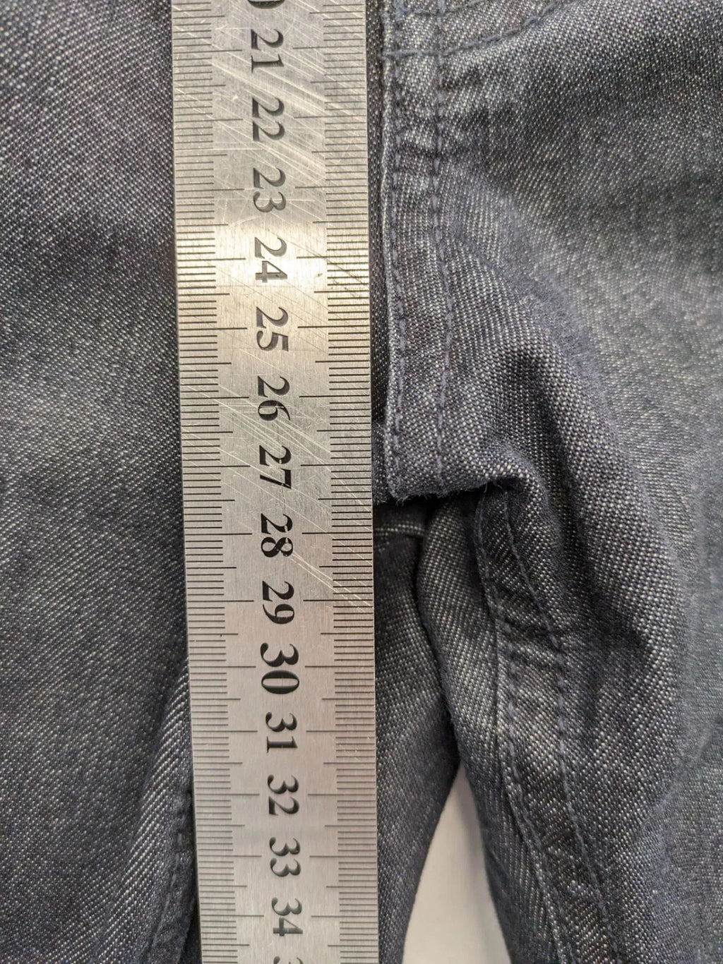 Hiltl grey straight jeans classic 5-pocket design with zipper, premium denim material.