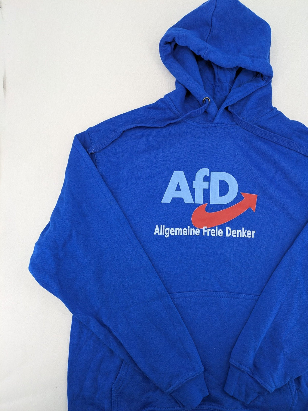 AFD blue pullover hoodie with "AfD Allgemeine Freie Denker" graphic and kangaroo pocket.