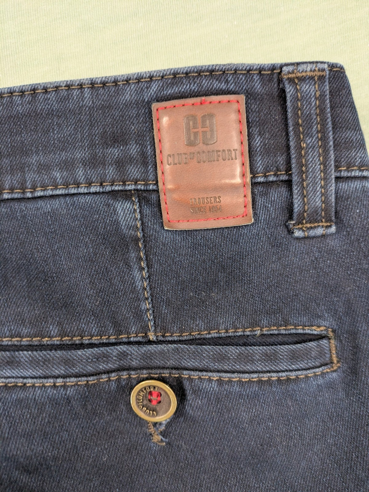 Club of Comfort pink straight jeans 5-pocket design with stretch cotton material.