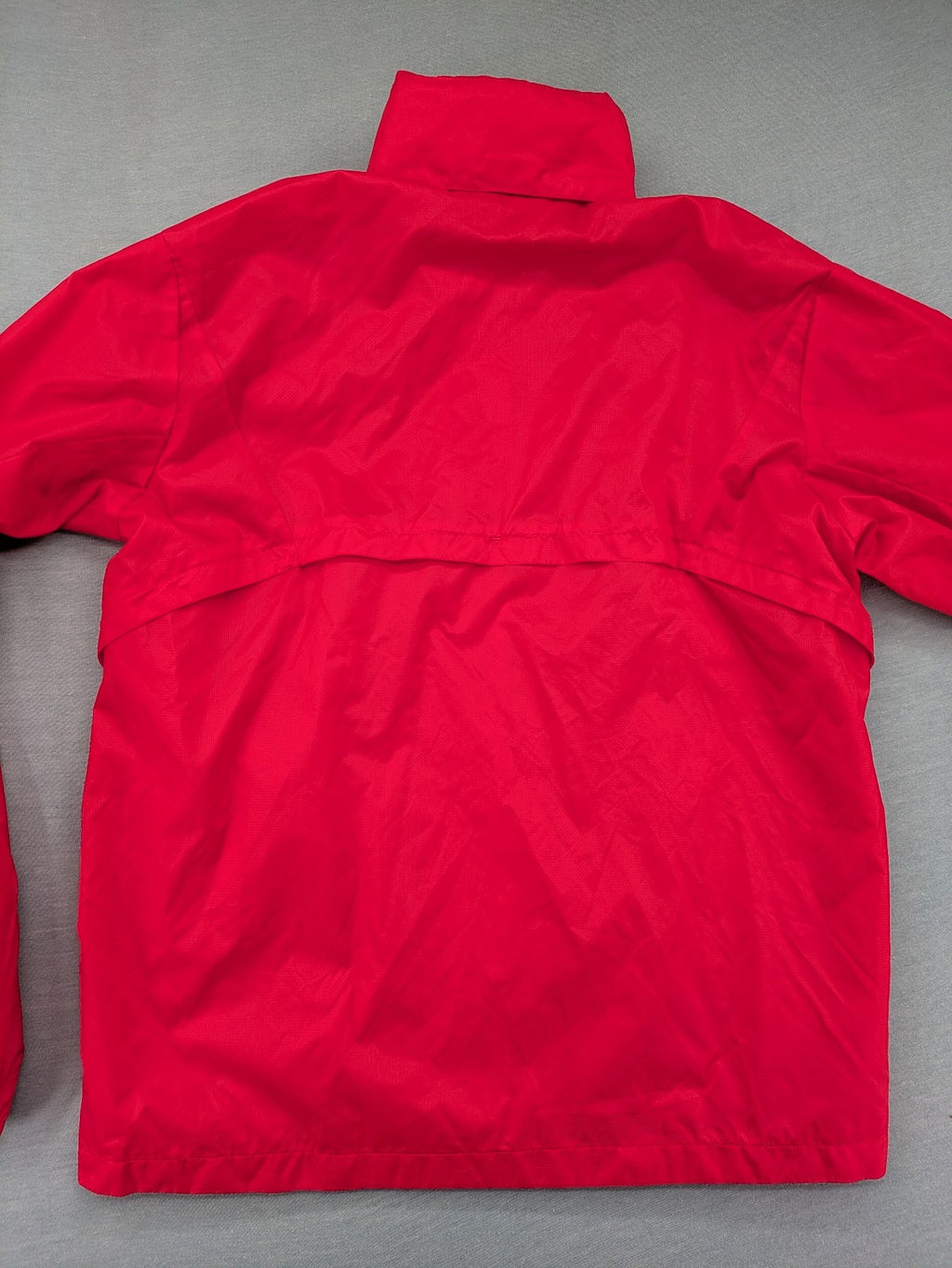 Puma red windbreaker jacket full zip with iconic logo and breathable mesh lining.