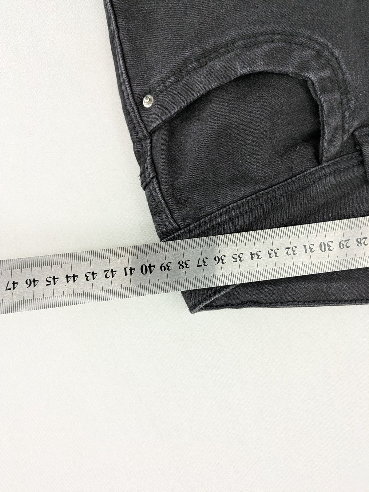 Primark grey skinny jeans 5-pocket style with logo and stretch cotton blend material.