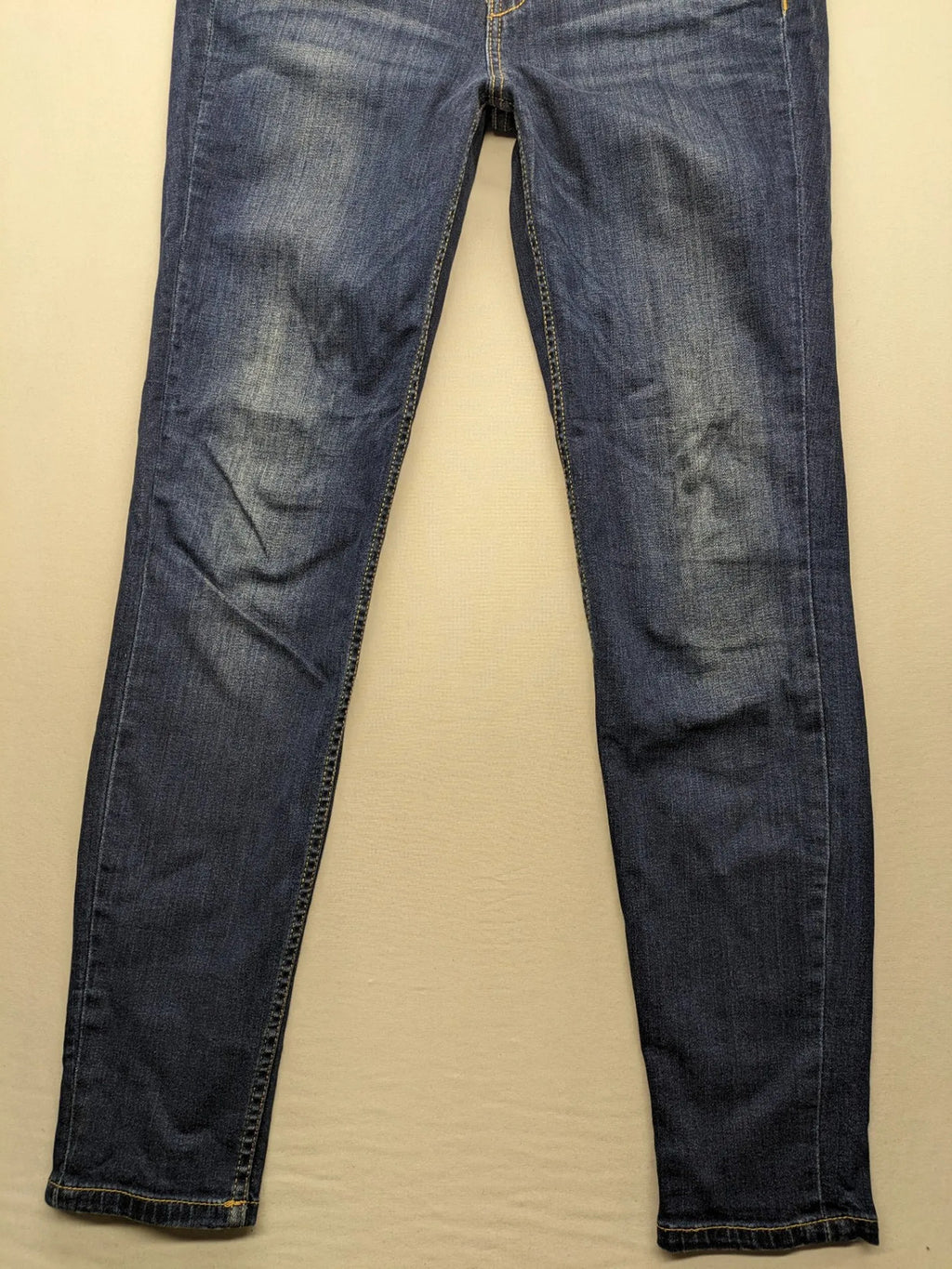 Even & Odd blue skinny jeans with five-pocket design and stretch denim material.