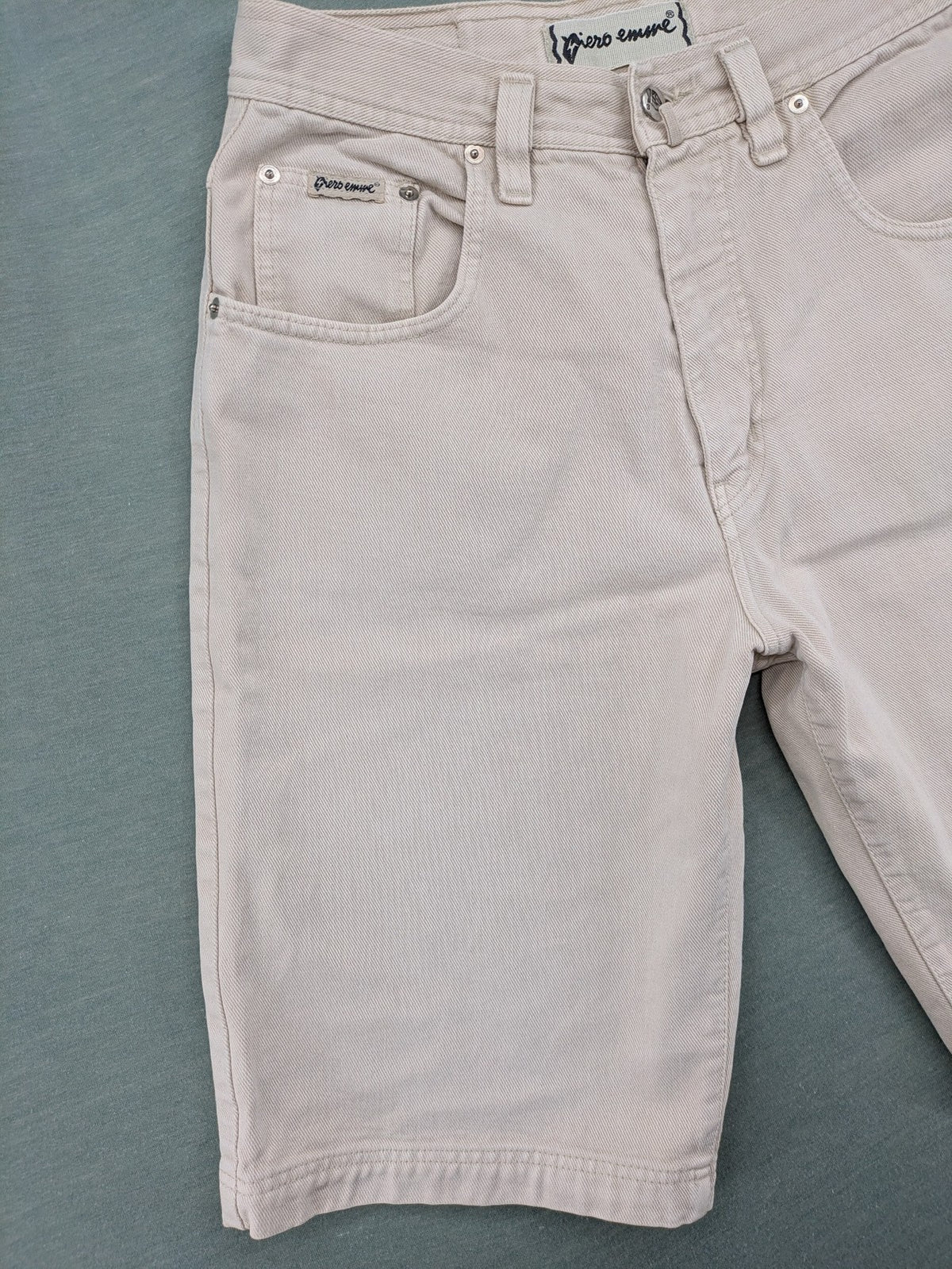 Emme beige jeans shorts size 33 classic 5-pocket design made in Italy cotton.
