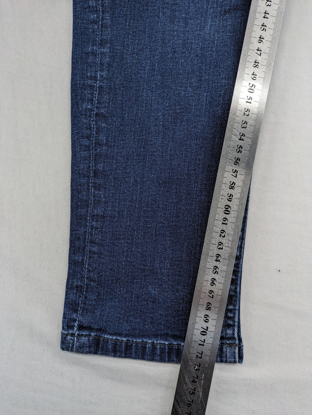 Clockhouse blue skinny fit jeans with stretch material and subtle logo detail.