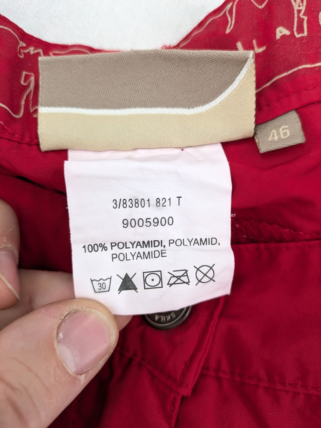 Skila red outdoor capri pants lightweight polyamide with adjustable drawstrings and pockets.