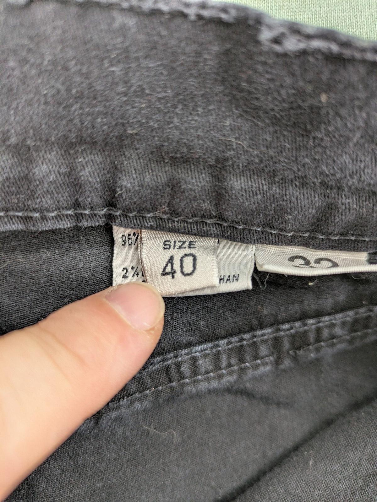 Jack & Sons grey straight jeans with classic 5-pocket design and cotton-elastane blend.