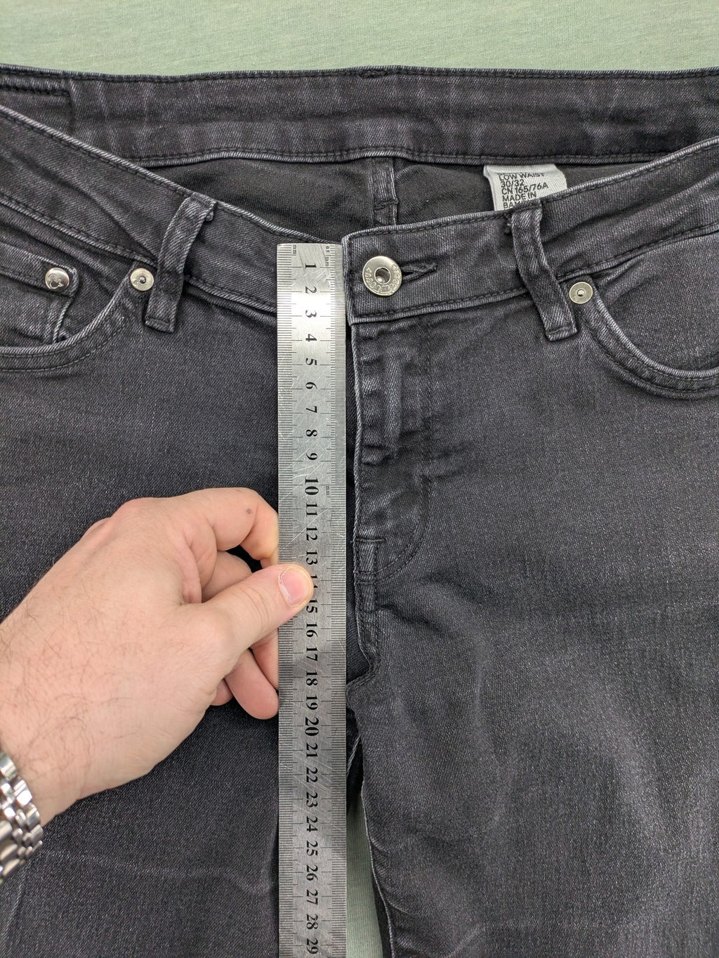 H&M grey super skinny jeans low rise with stretch denim and classic design.