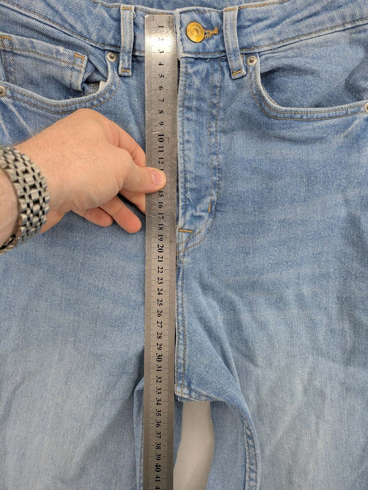H&M Divided blue mom jeans high waist tapered fit with classic wash and durable cotton blend.