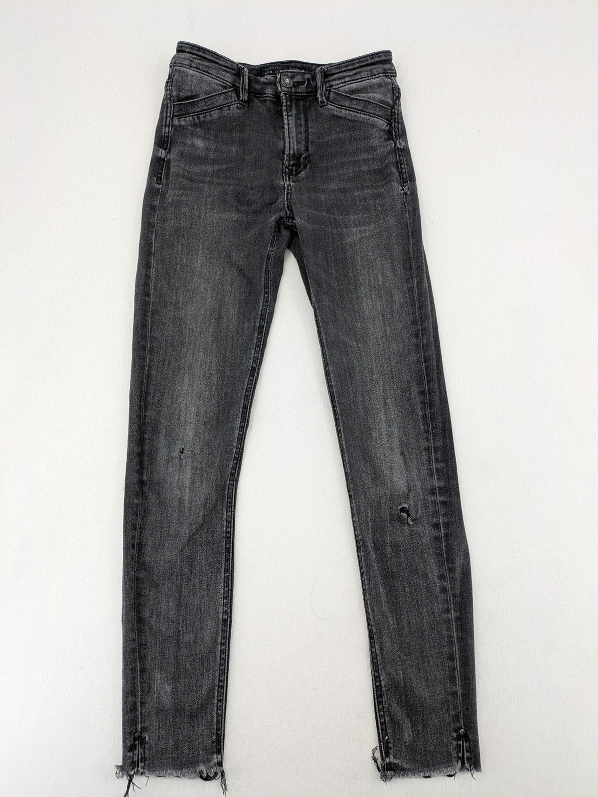 Stradivarius grey skinny jeans with distressed finish and ankle zippers, five-pocket style.