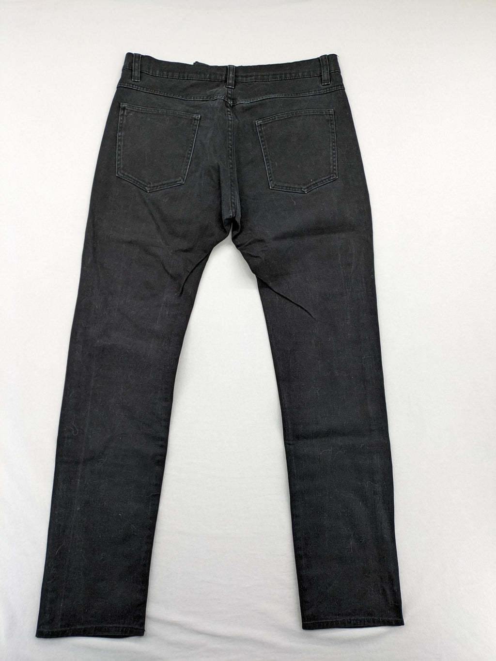 H&M Divided black skinny jeans low waist 5-pocket style with stretch denim material.