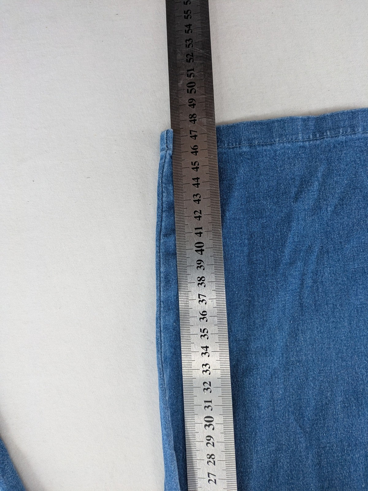 Denim & Co. blue capri pants with elastic waistband and side pockets, cotton blend.