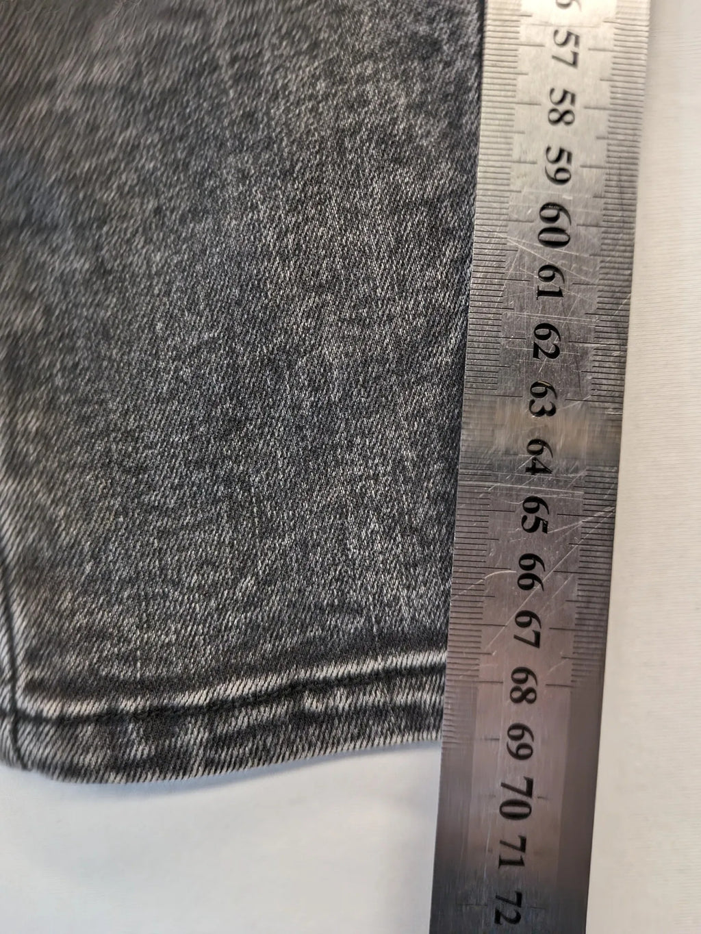 Bershka grey-black skinny jeans high waist acid wash with classic 5-pocket design.