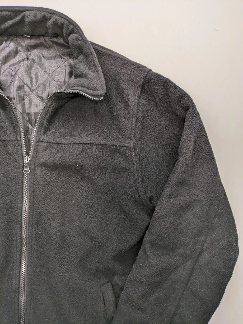 New Feeling black outdoor jacket XXL, fleece material, zip closure, side pockets, waterproof.
