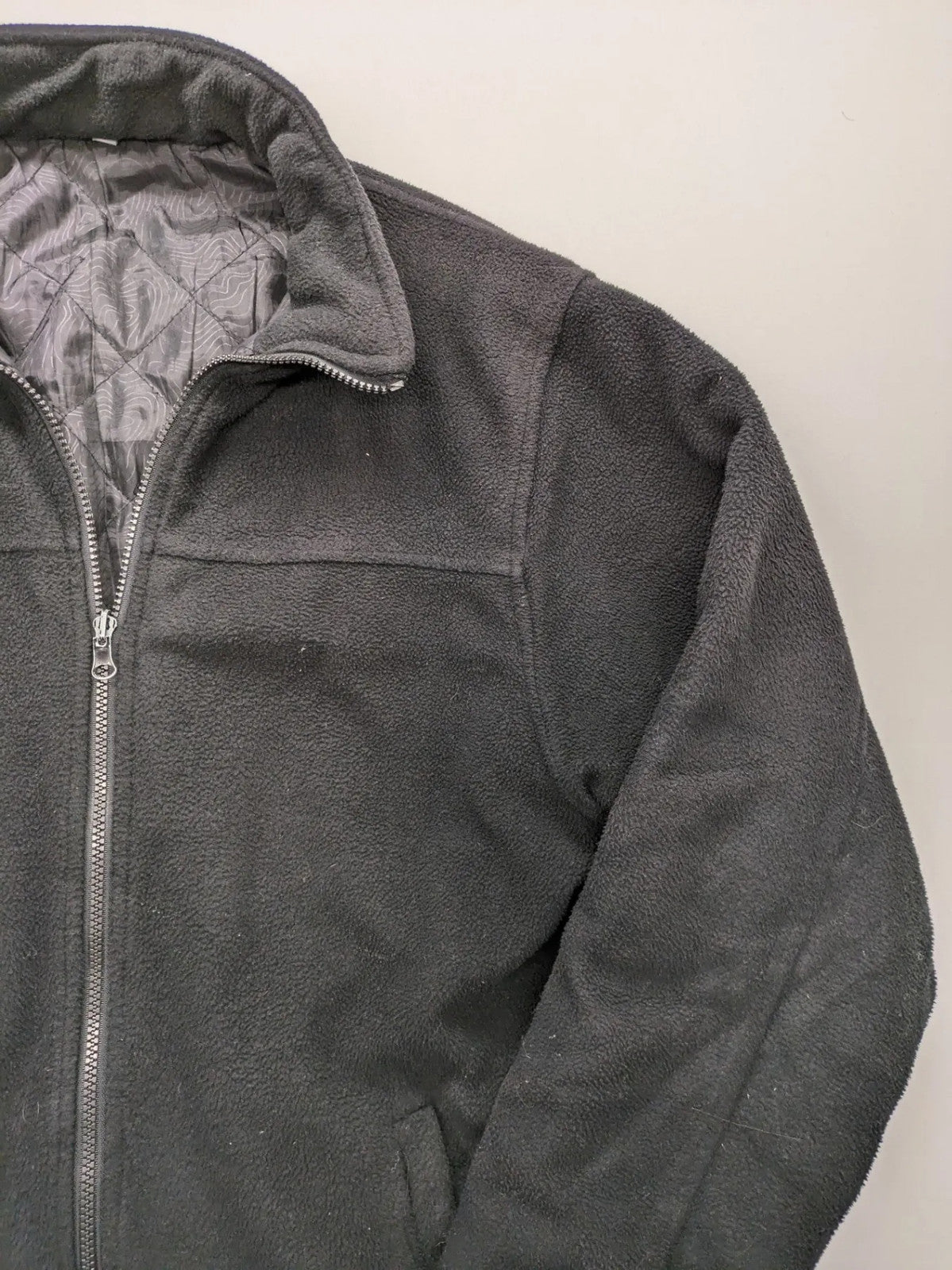 New Feeling black outdoor jacket XXL, fleece material, zip closure, side pockets, waterproof.